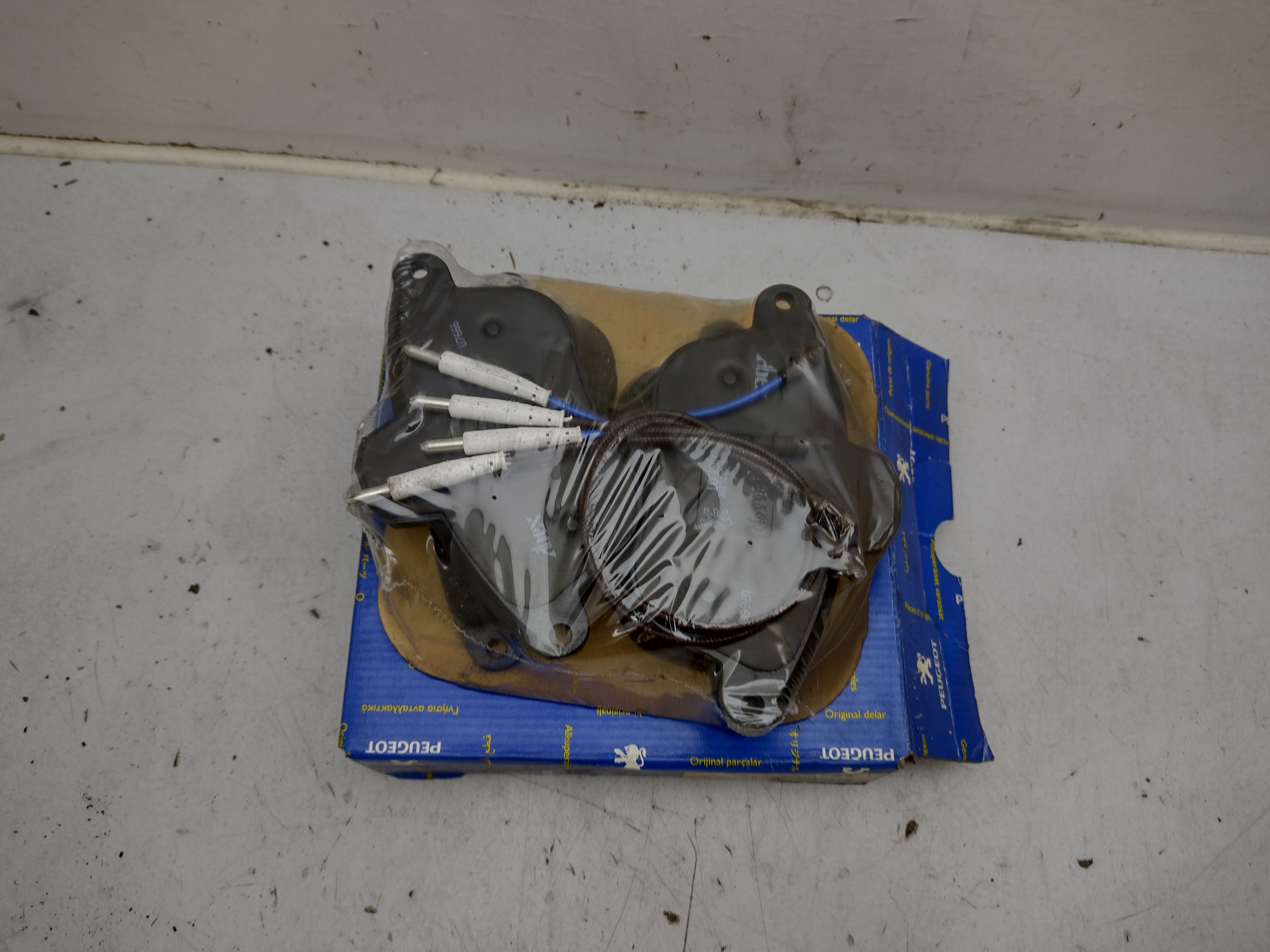 Peugeot 605 Bremsbelagsatz, Scheibenbremse vorne 425190 NOS NEW OEM