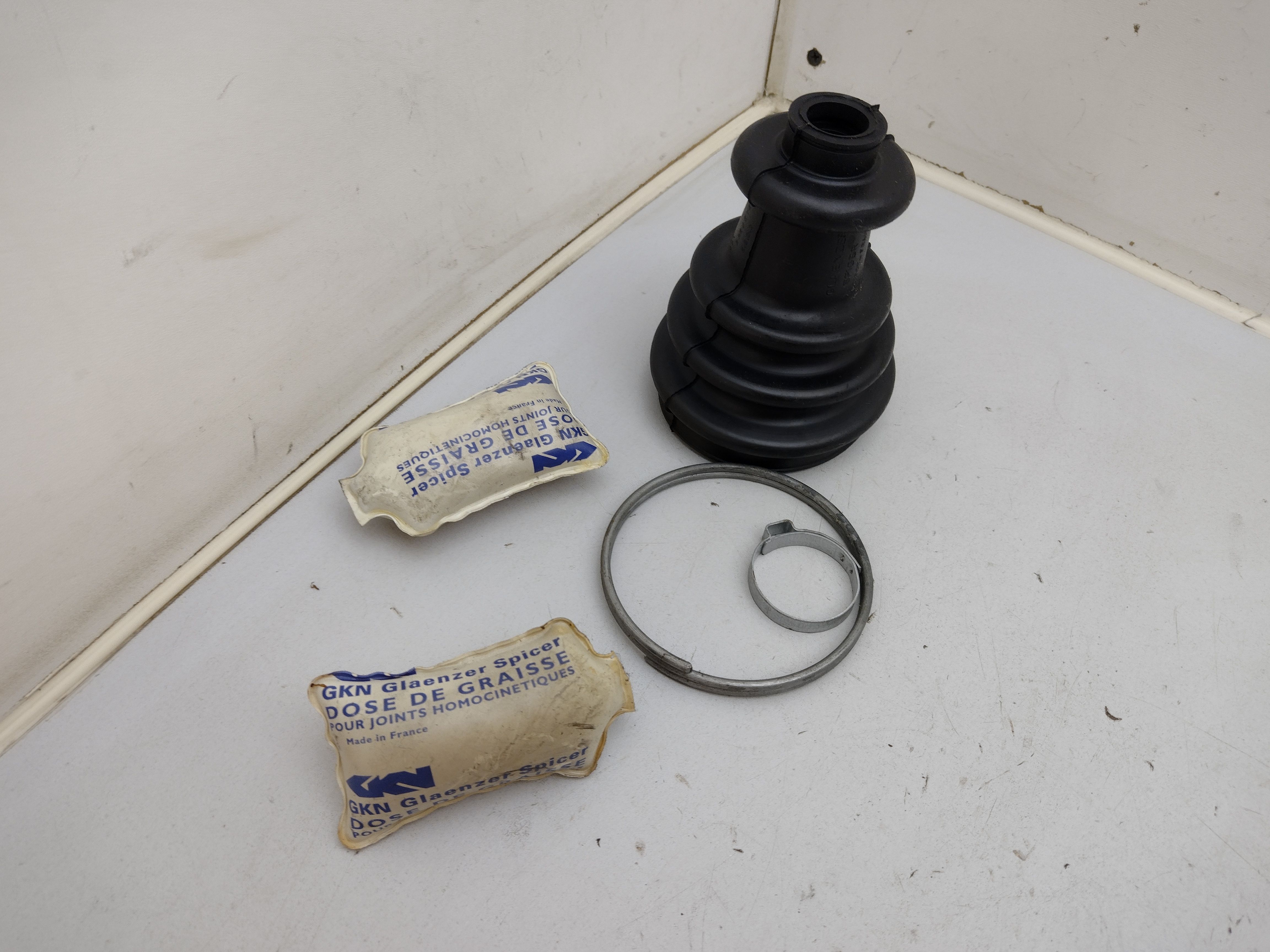 Peugeot / Citroen Manschettensatz 86mm Radseite 329374 NOS NEW OEM 