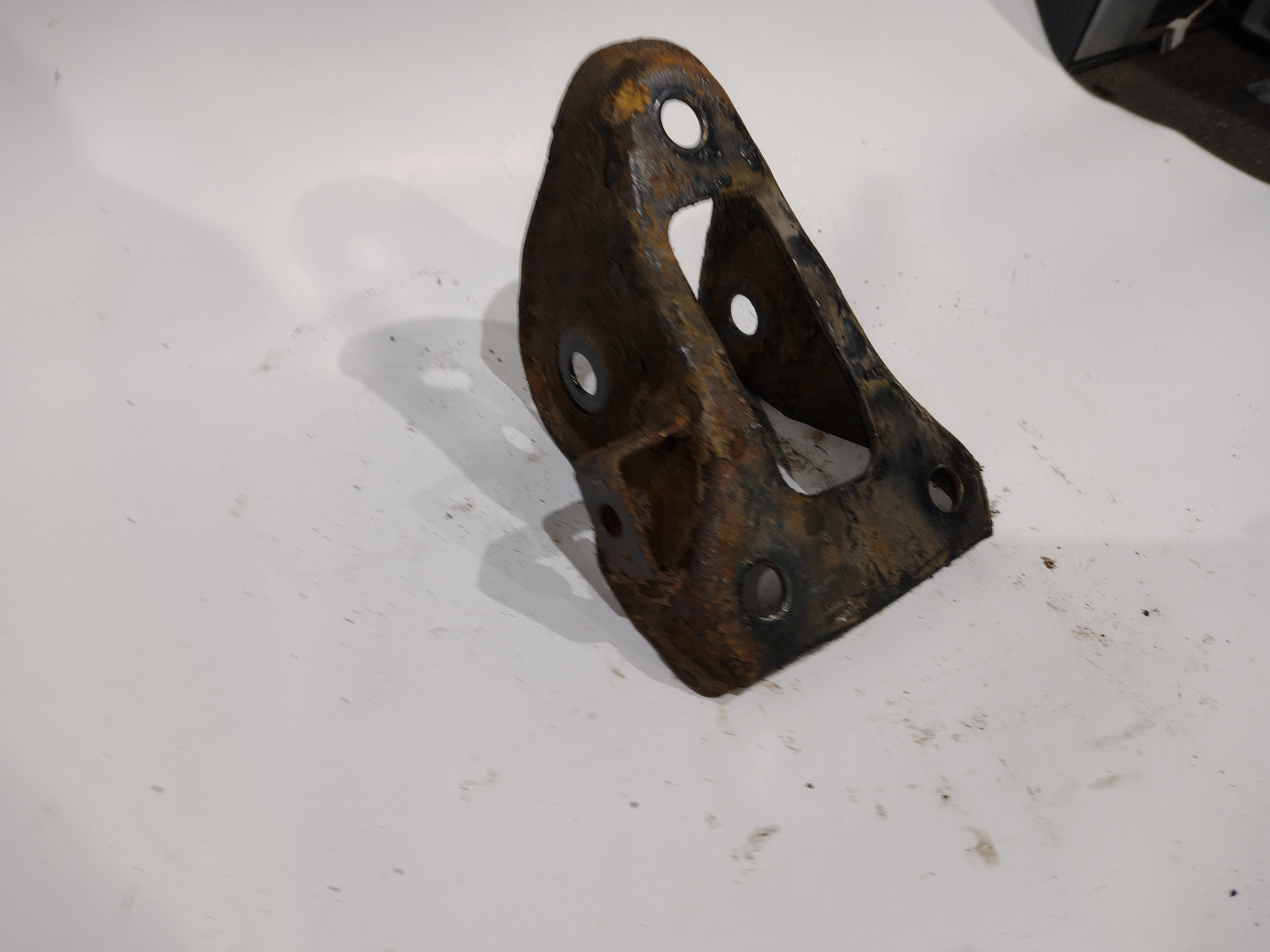 Aufnahme Längslenker hinten rechts für Subaru Impreza / Forester / Legacy 