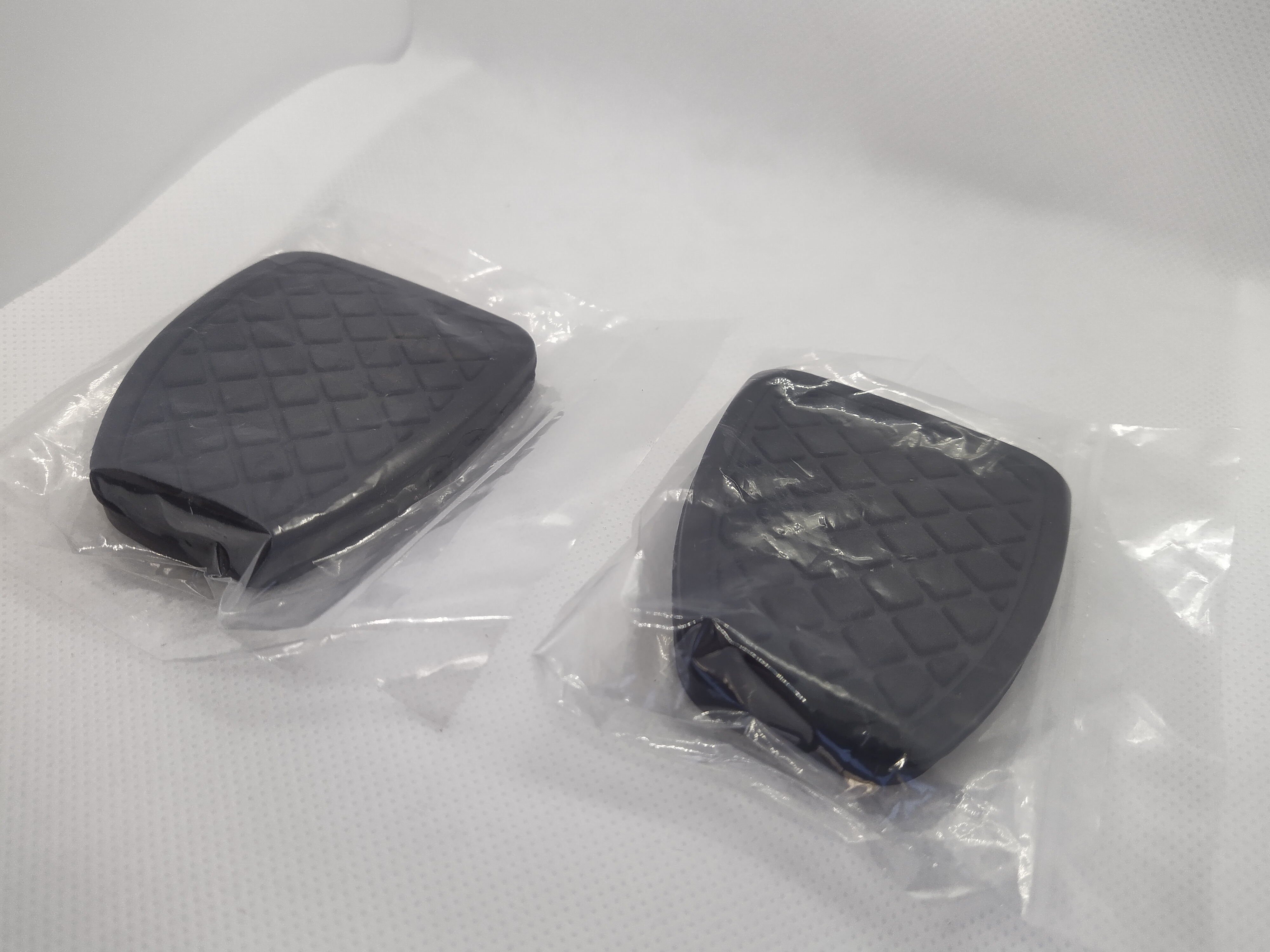 Set Pedalgummi Bremspedal Kupplung Impreza, Legacy, Forester - 36015GA111
