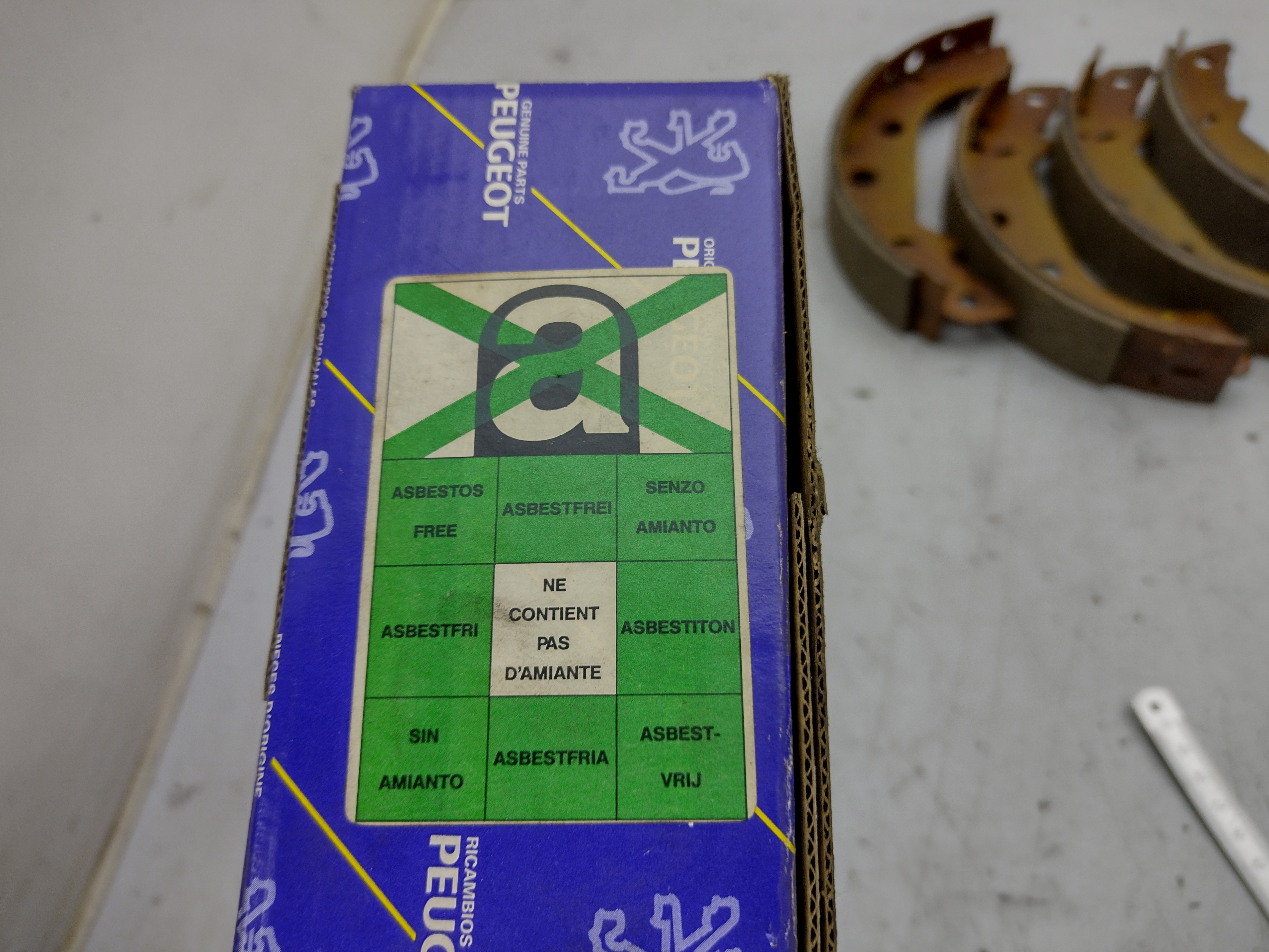 Peugeot / Citroen Bremsbackensatz 424155 NOS NEW OEM