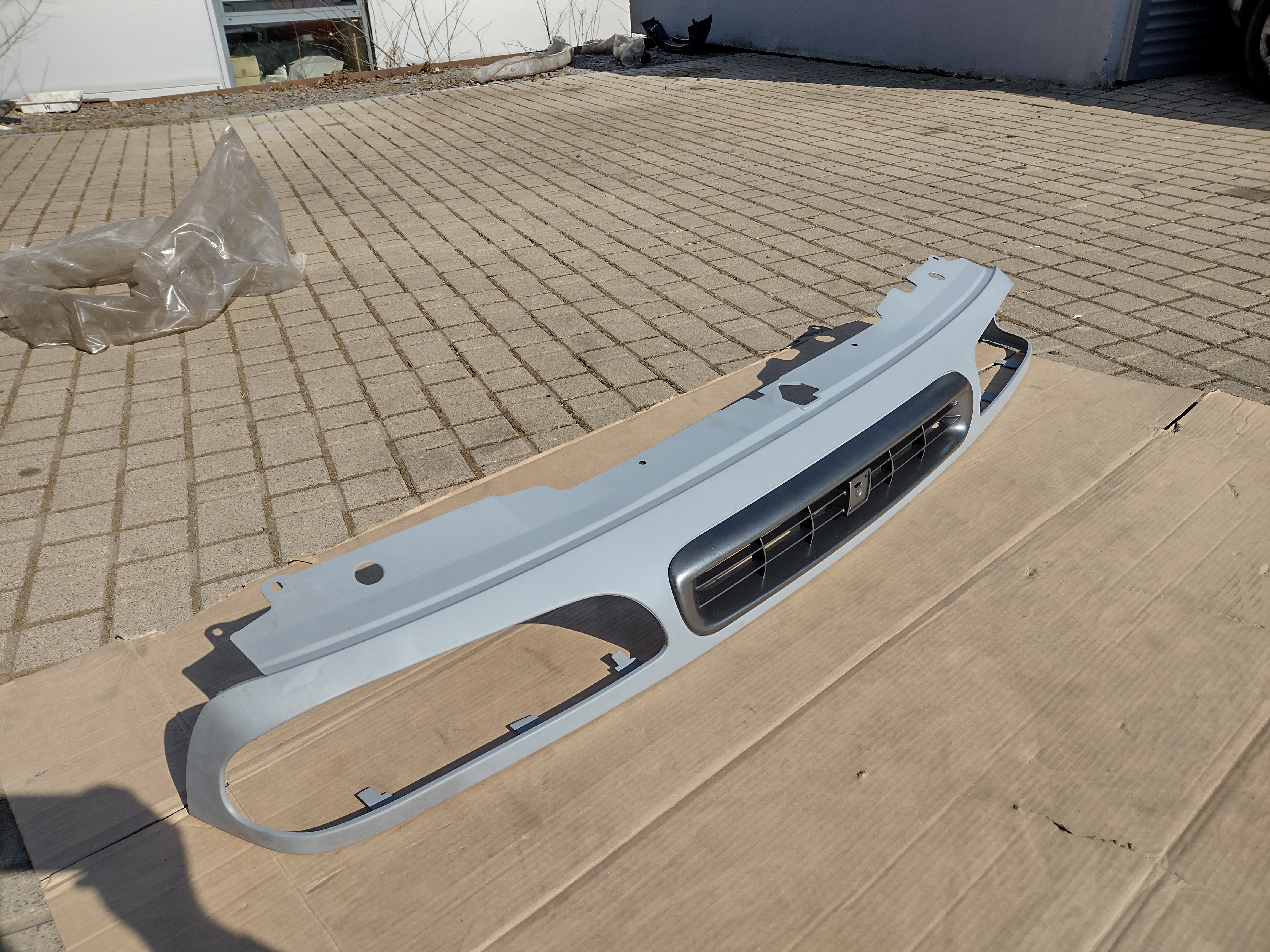 Fiat Ulysse Stoßstange vorne 1852405101 Kühlergrill Lampenmaske NEU NOS NEW OEM