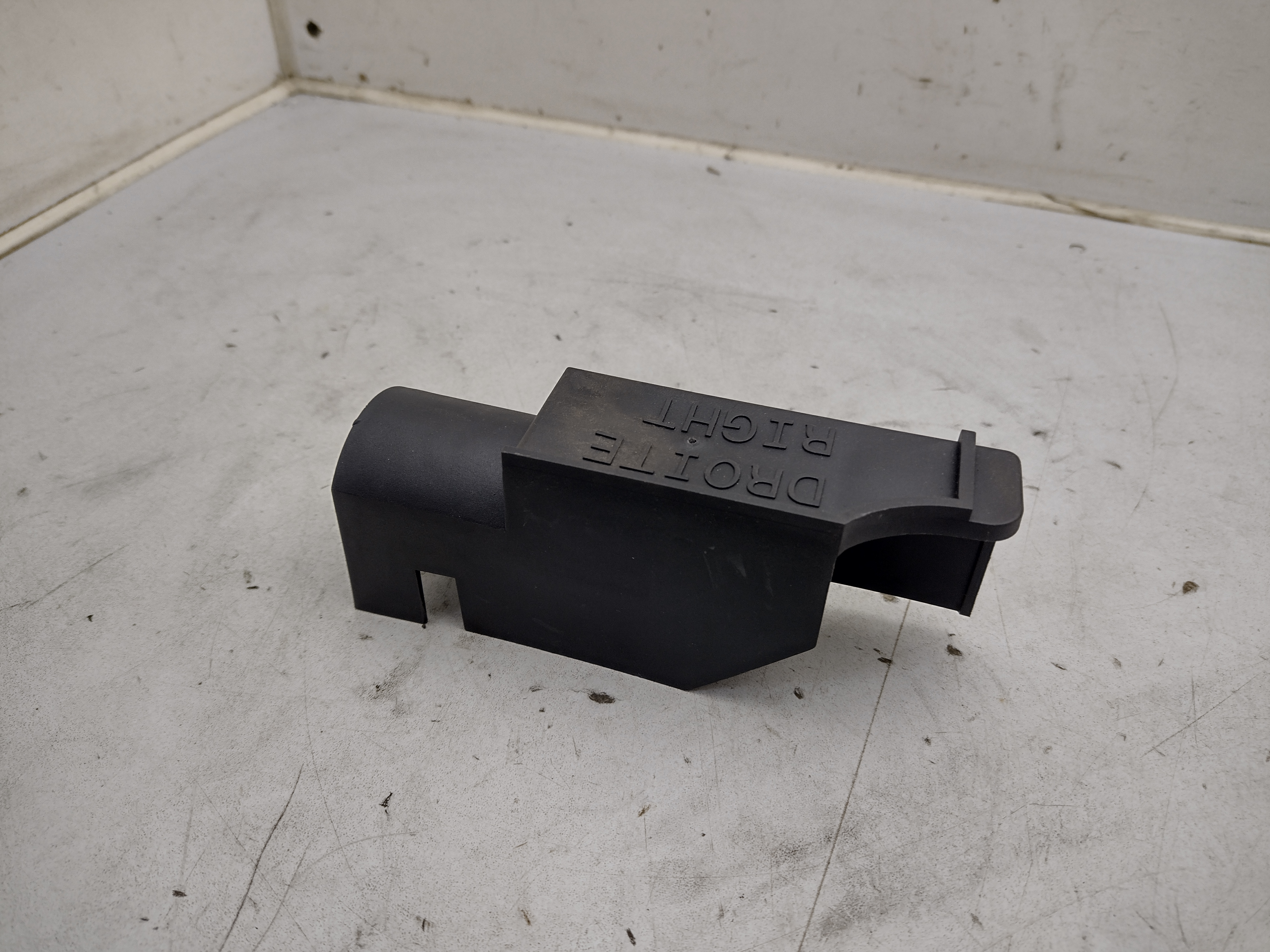 Peugeot / Citroen SCHUTZ 9801369680 NEU NOS NEW OEM 