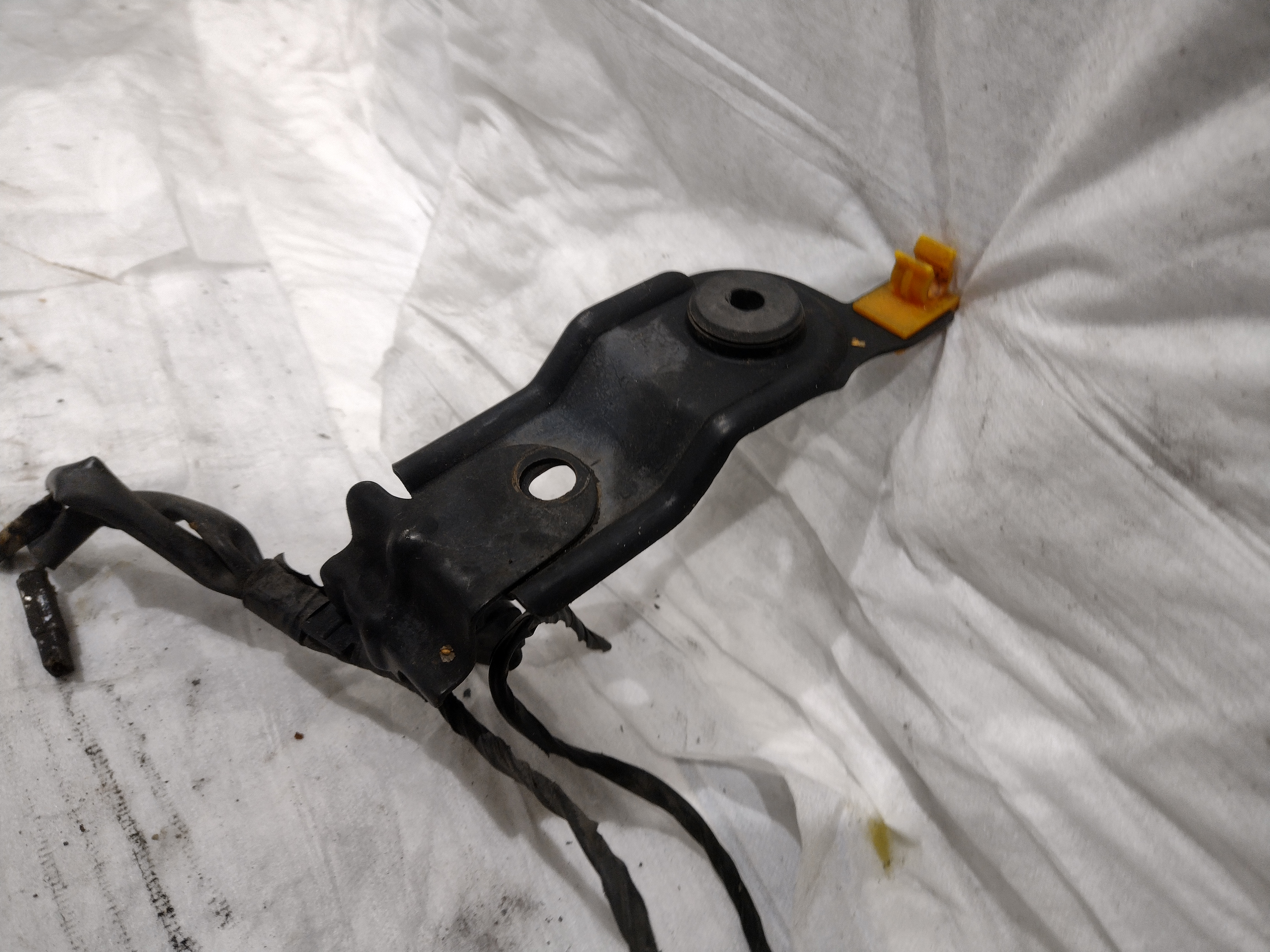Kühlerschalter Haubenstabhalter links für Subaru Outback H6 BE BH