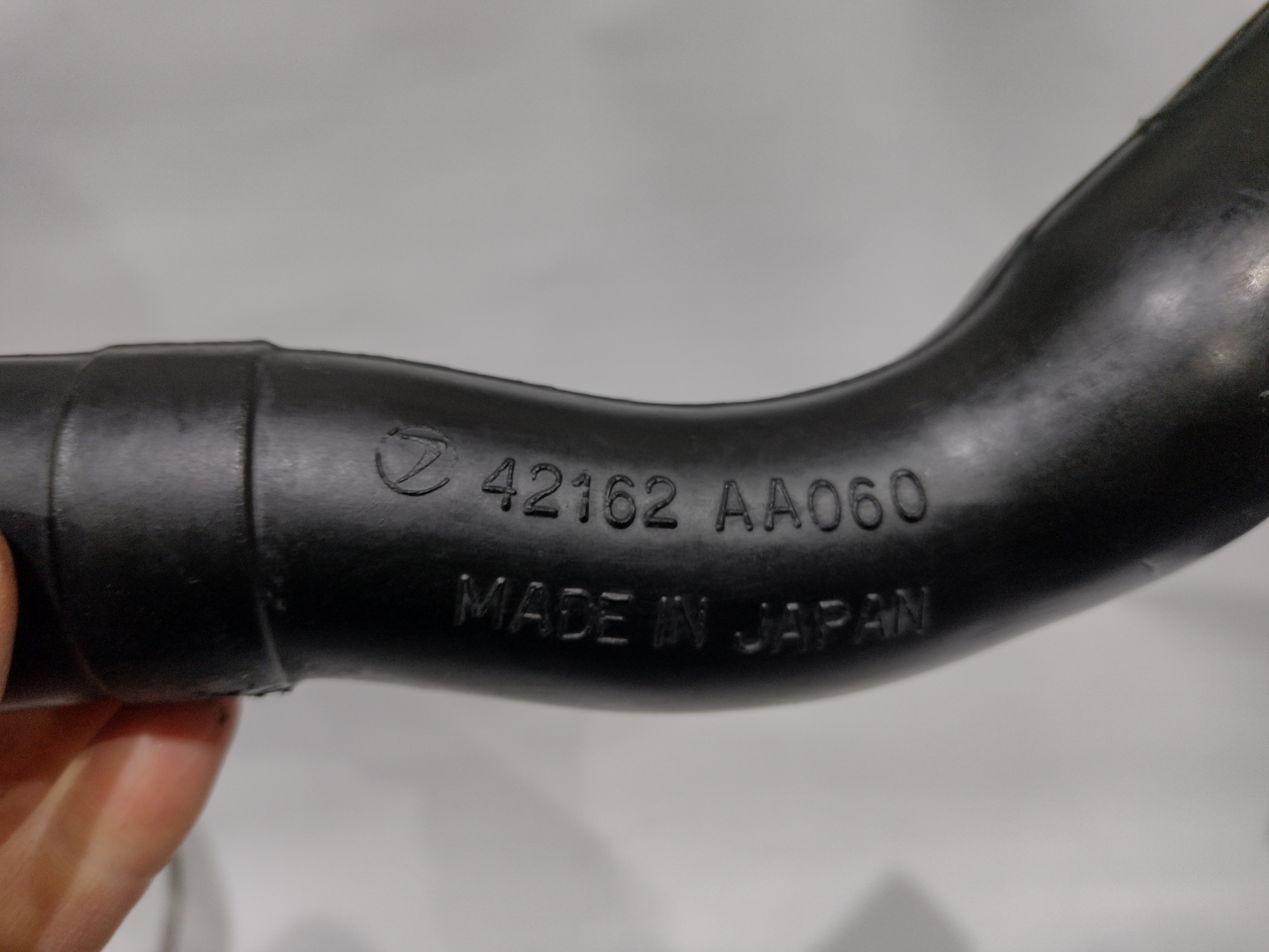  Schlauch Tankeinfüllstutzen für Subaru Impreza GC GF Legacy BD BG 42162AA060