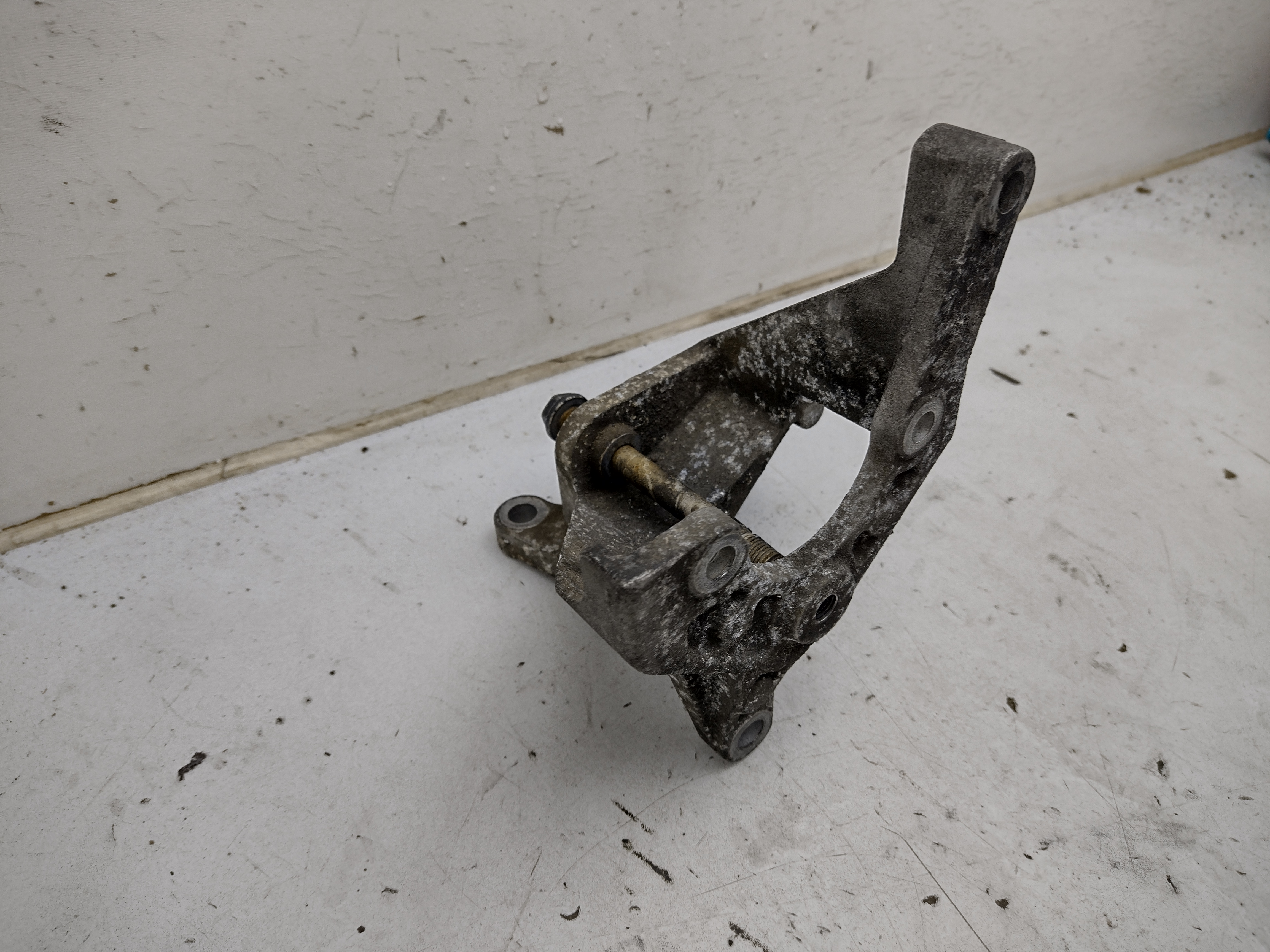 Servopumpenhalter für Subaru Outback H6 EZ30 98-03 BE BH