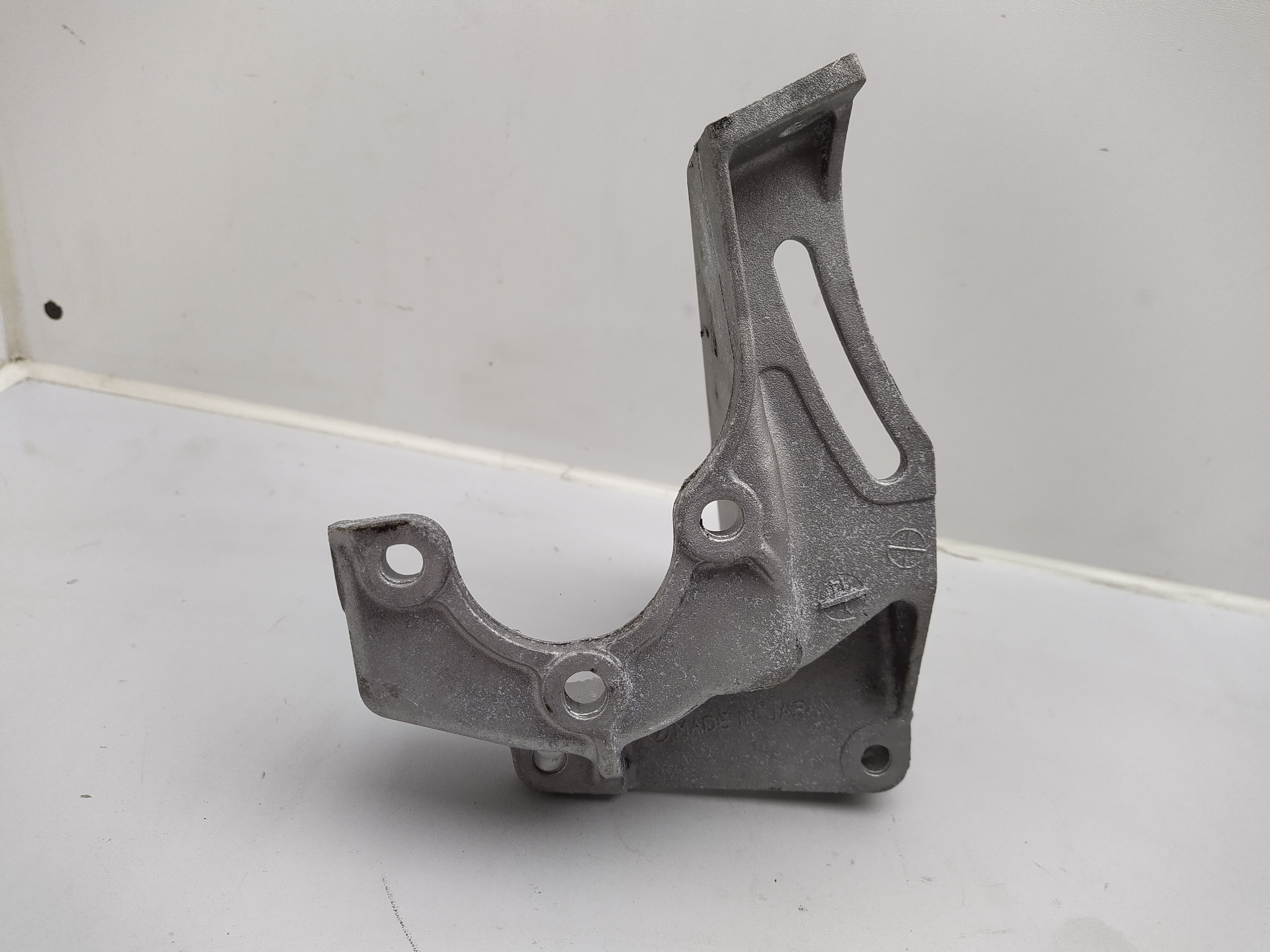 Servopumpenhalter überholt, gestrahlt Subaru Legacy Impreza Forester