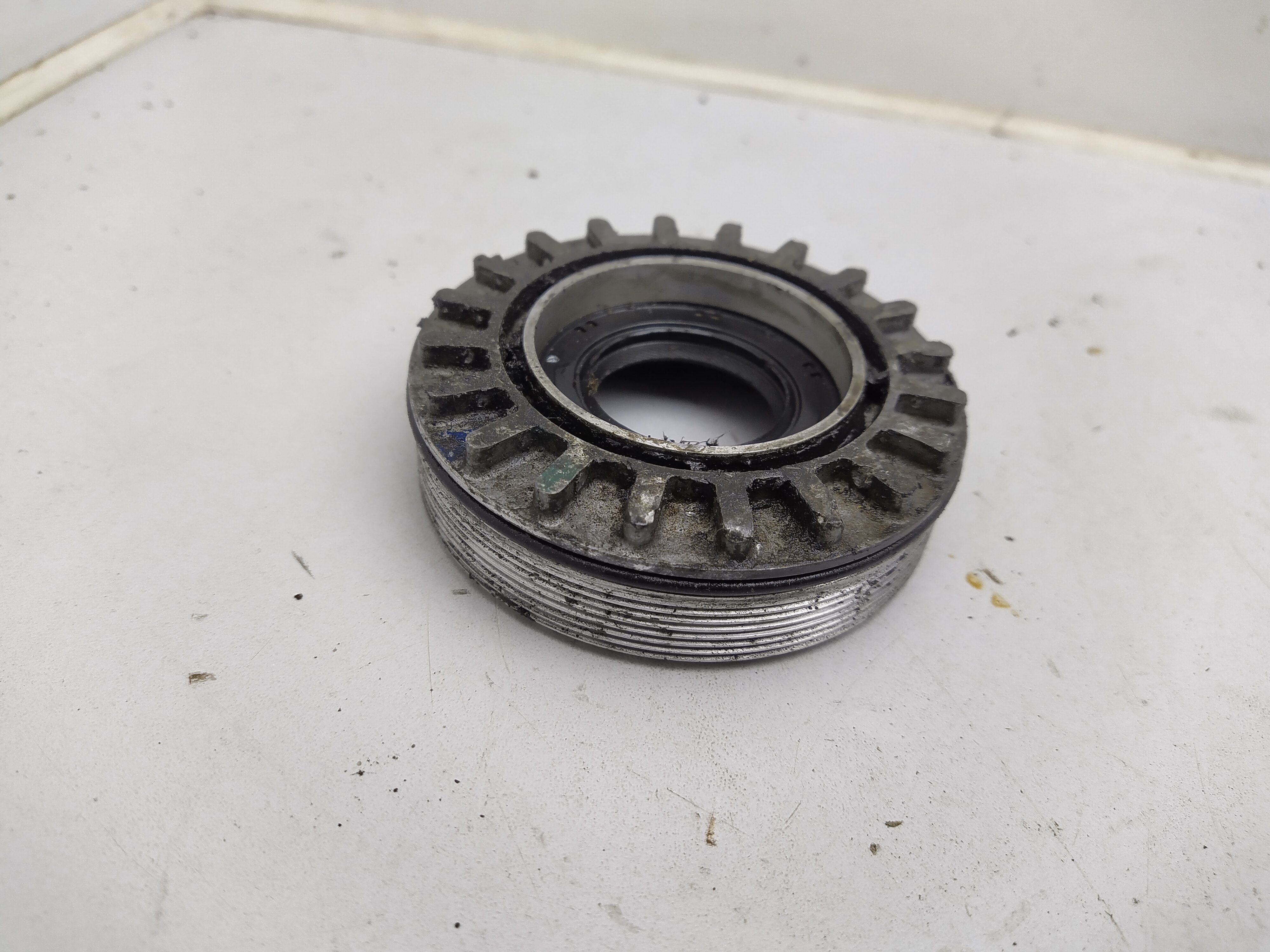 Deckel Verschluss Simmerring zu Antriebswellen von SUBARU TY752 ALLRAD Getriebe