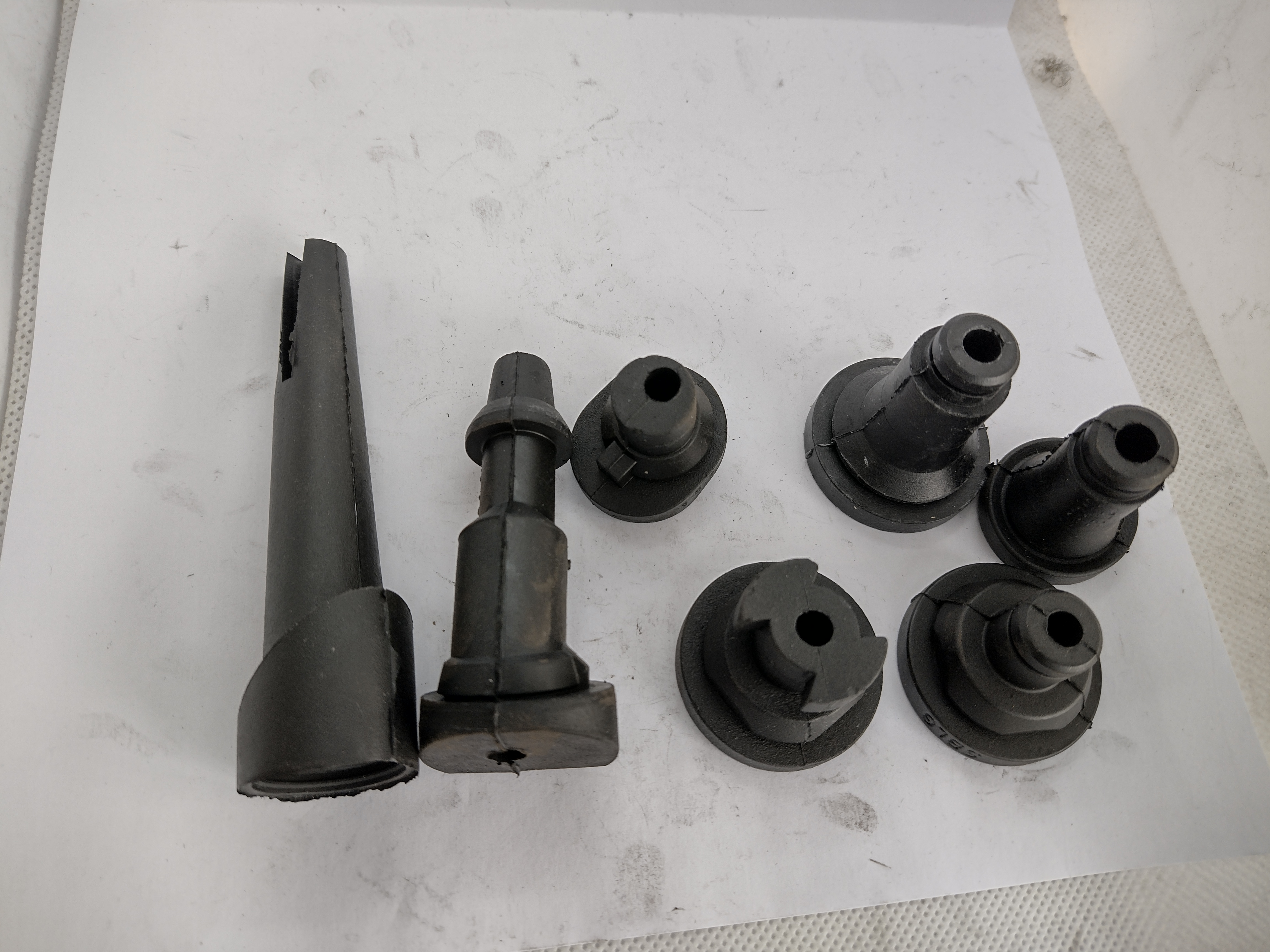 Peugeot / Citroen Satz Halterungen 163962 NEU NOS NEW OEM