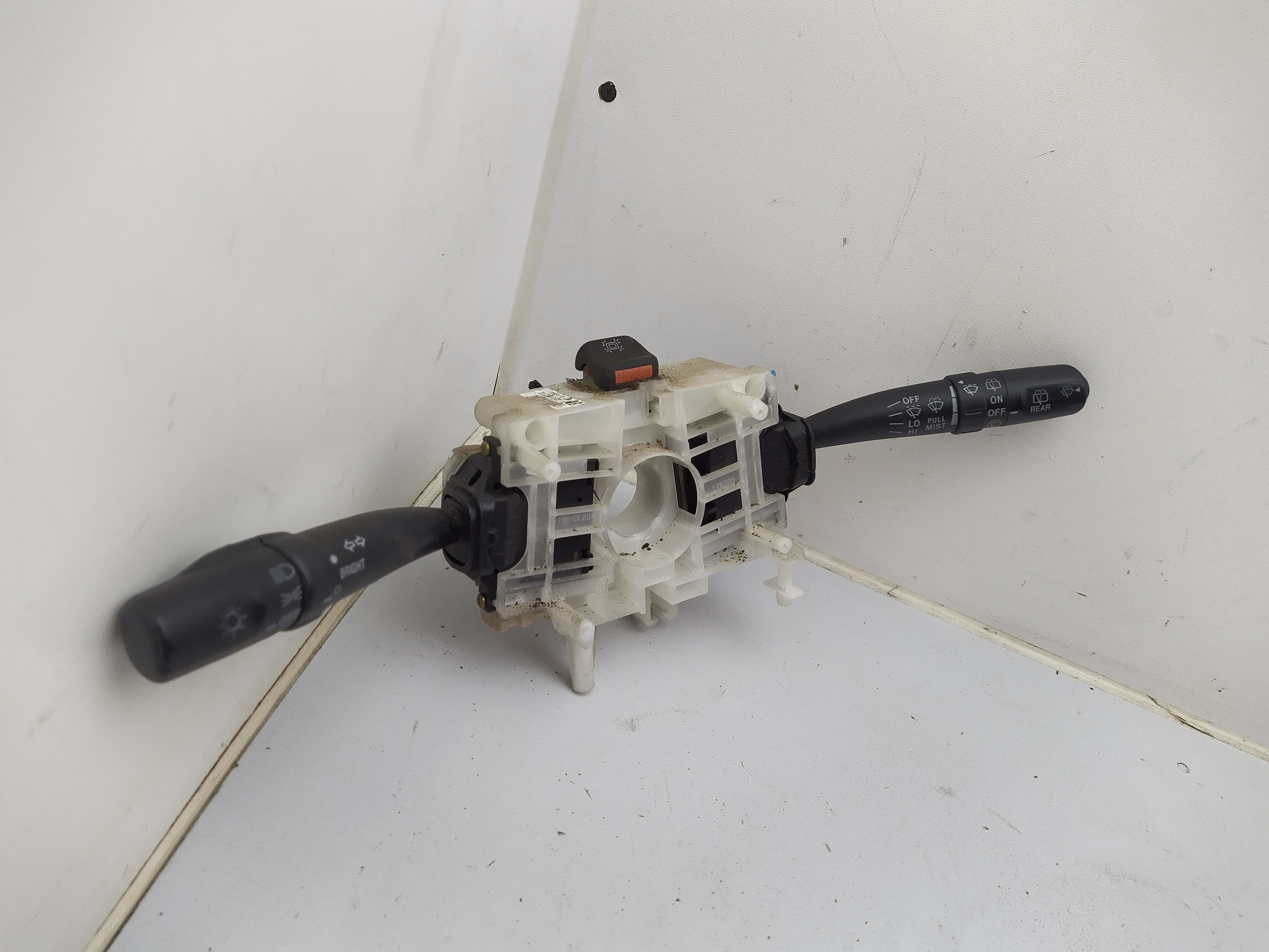 Lenkstockschalter hebel Wischer Blinker Licht Subaru Impreza GG/GD Bj.01-05 83111FRE270
