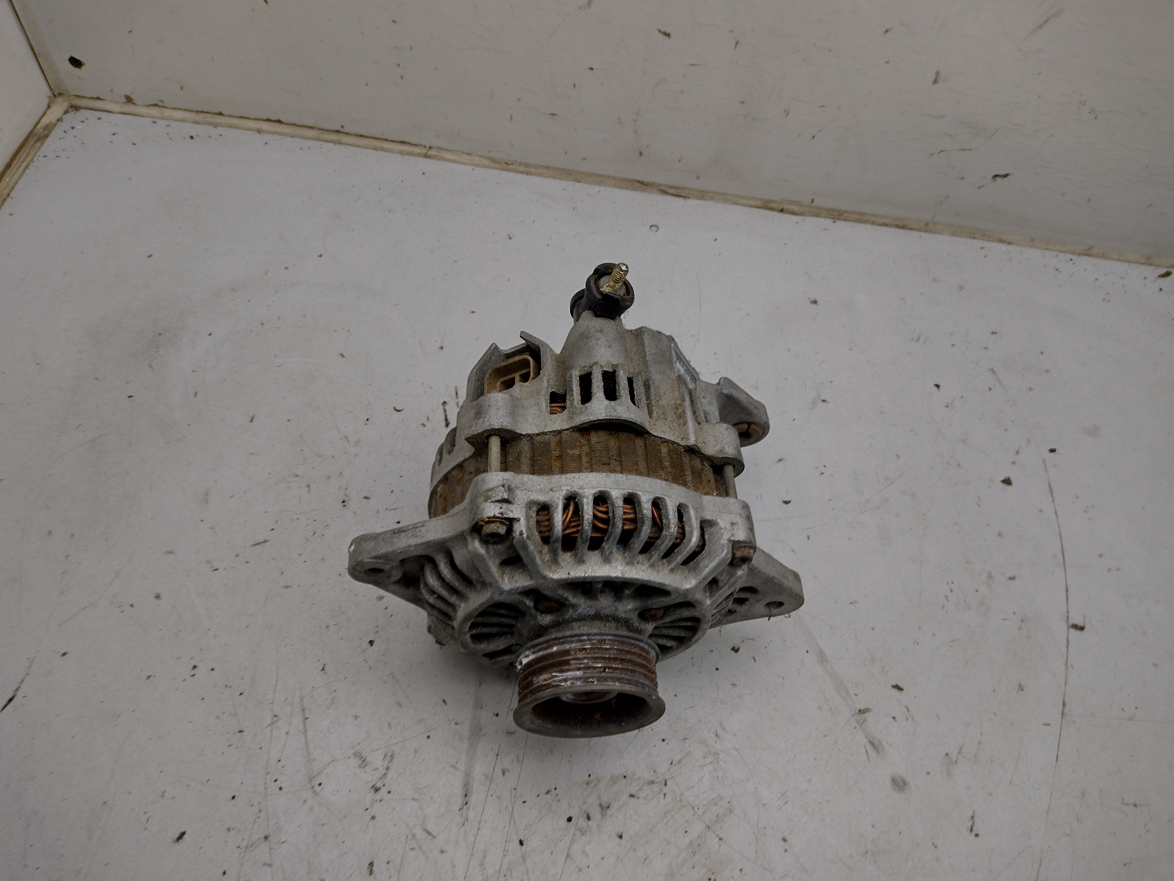 Lichtmaschine Generator 23700AA350 für Subaru Legacy 2 BD BG