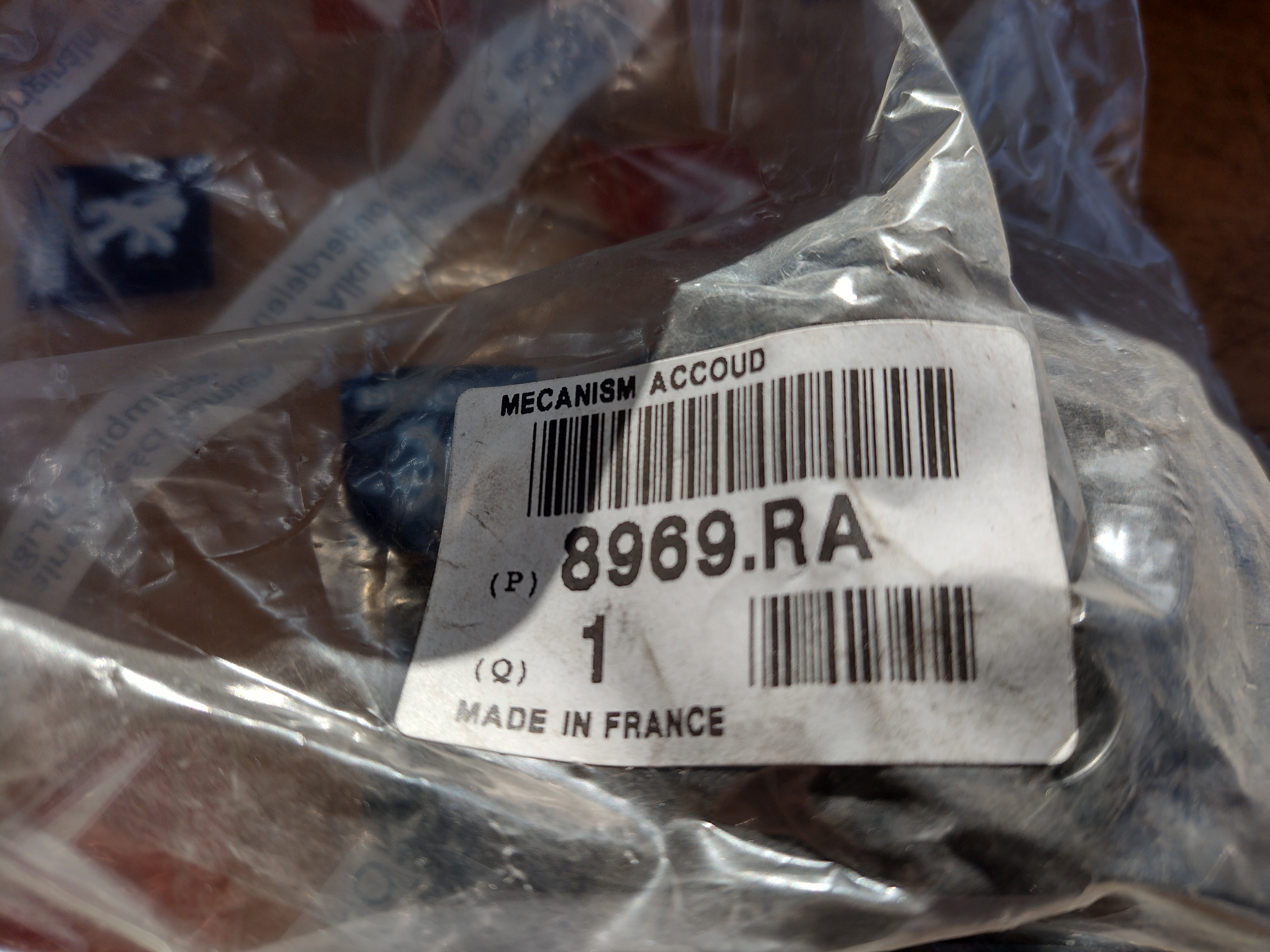 Peugeot / Citroen SCHLOSS ARMLEHN 8969RA NEU NOS NEW OEM