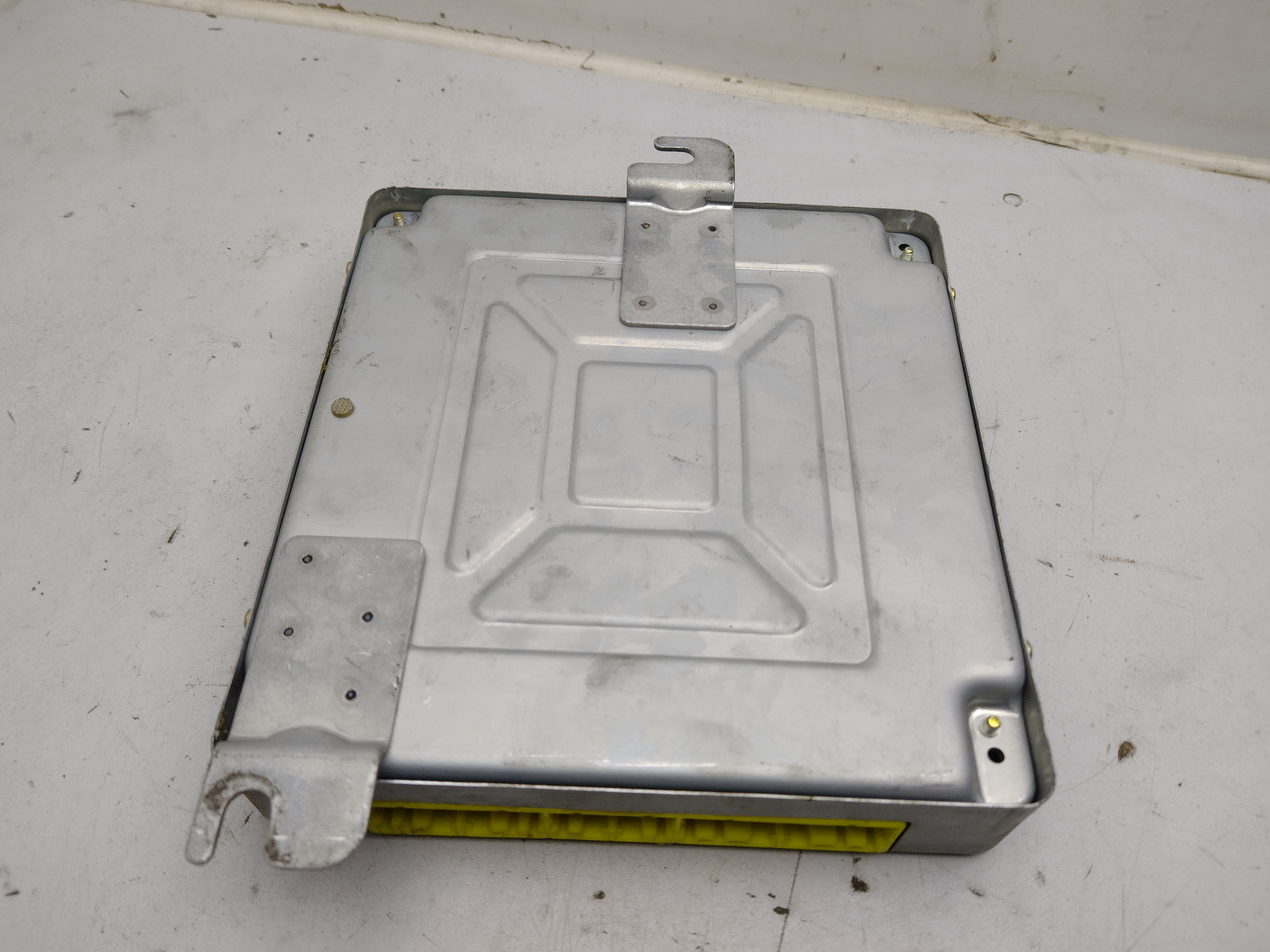 Motorsteuergerät ECU 22611KA310 für Subaru Libero