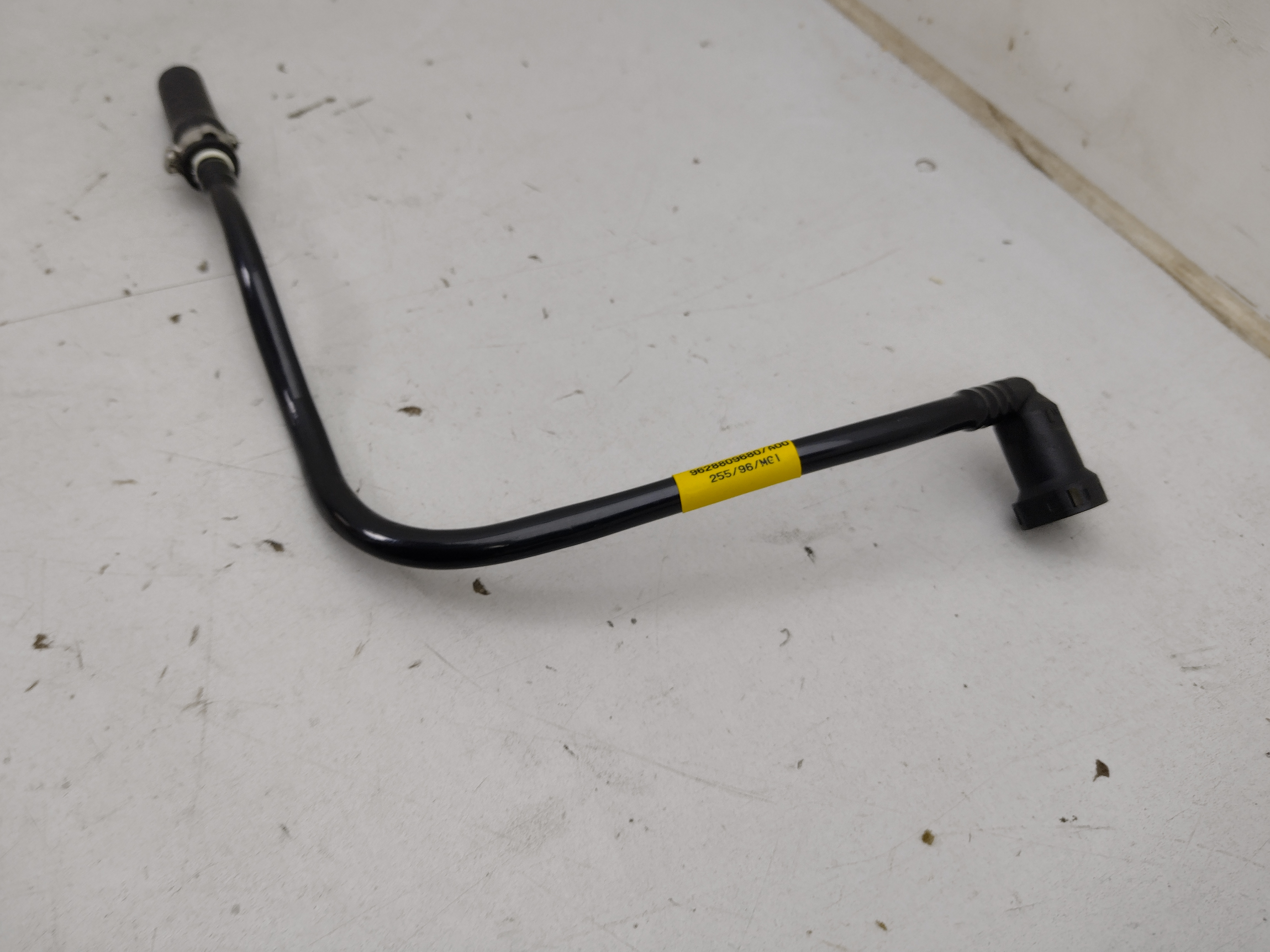 Peugeot / Citroen Kraftstoffleitung Kraftstoffschlauch 207 3008 308 508 1574HX NOS NEW