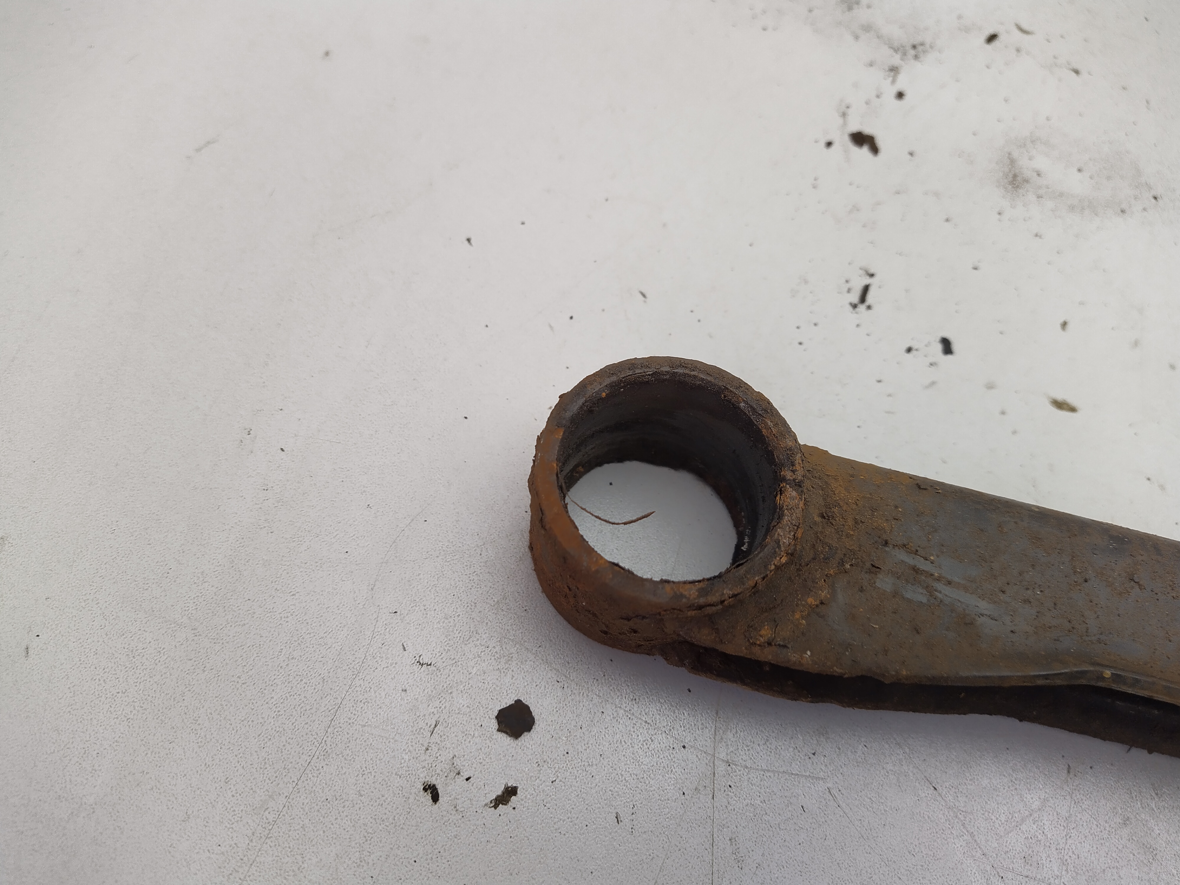 Querlenker hinten U Form passend für Subaru Impreza 1 Lager defekt