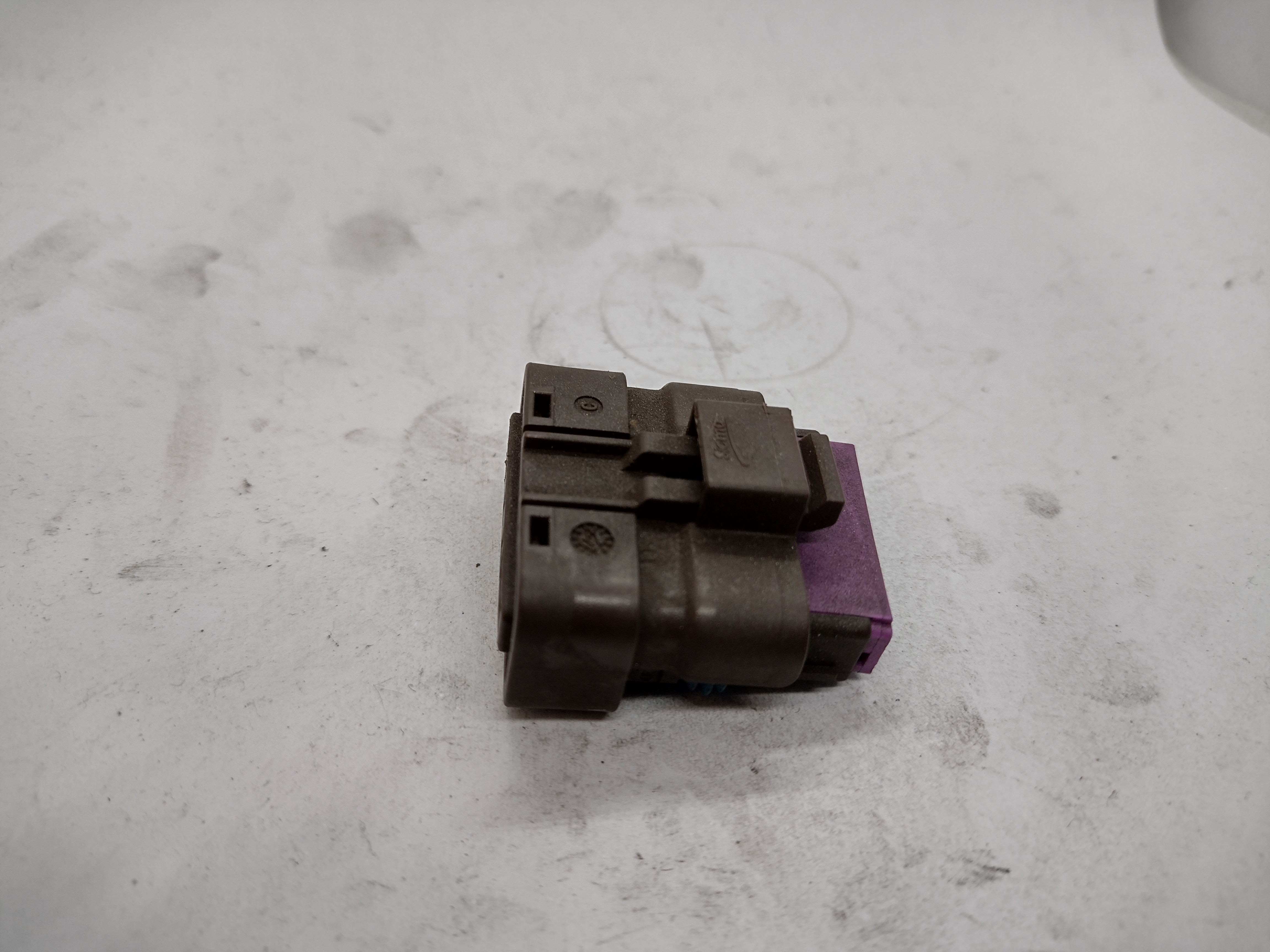 Peugeot / Citroen Steckergehäuse 6541LR NEU NOS NEW OEM 