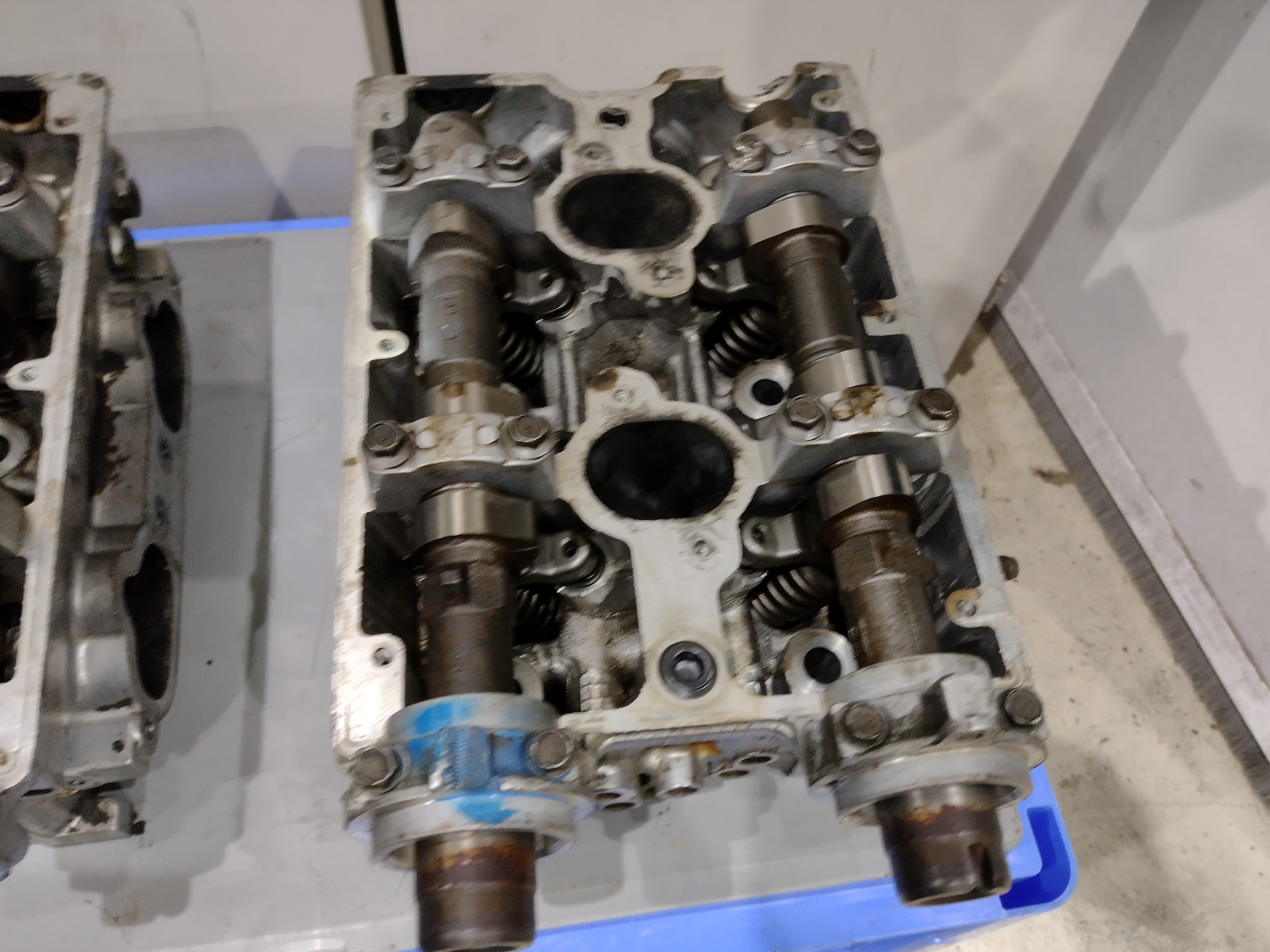 Satz Zylinderköpfe mit Nockenwellen für Subaru Impreza GT WRX V2 EJ20G Turbo