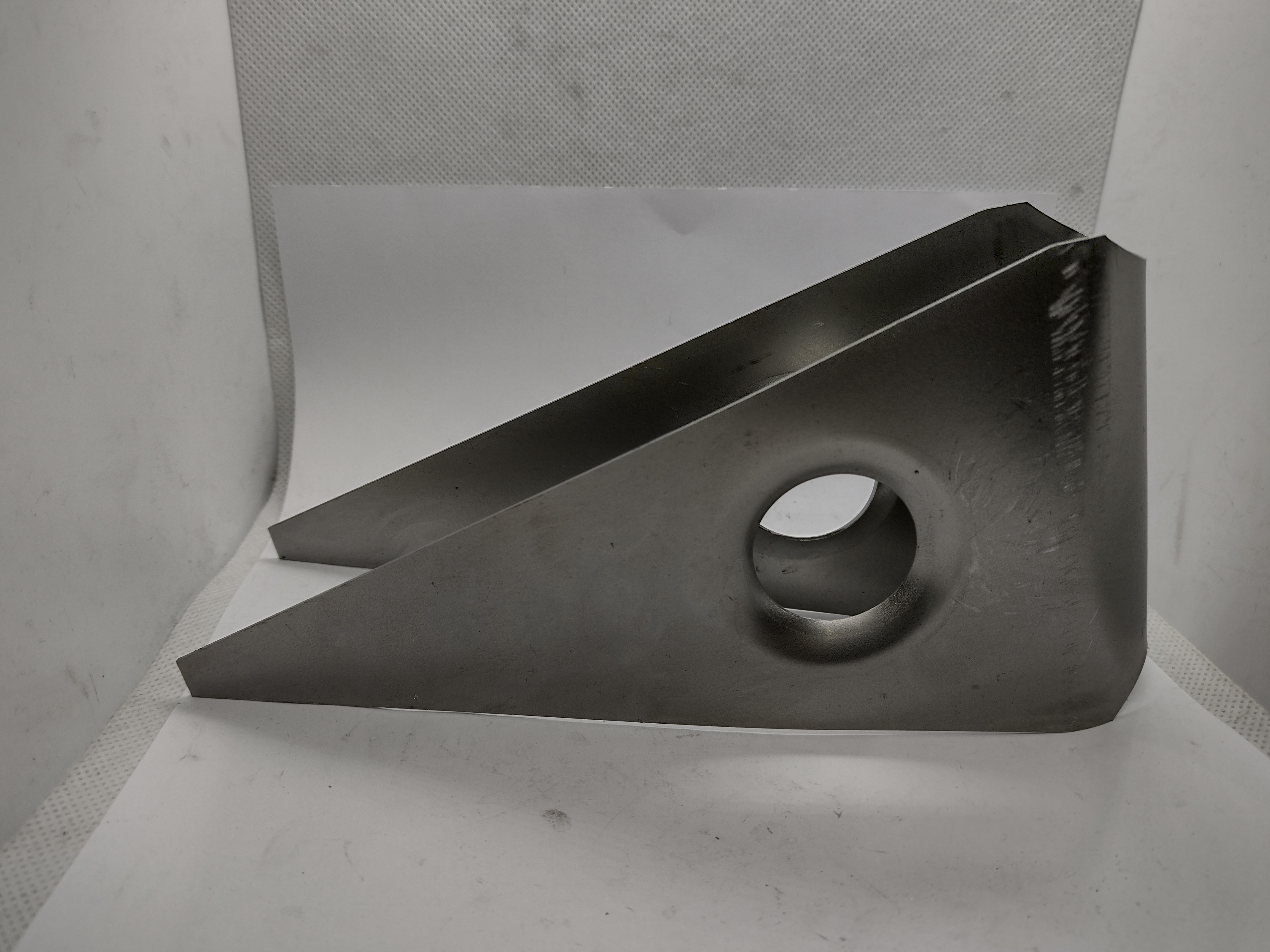 Knotenblech Überrollkäfig Stützen mit Loch 30 Grad