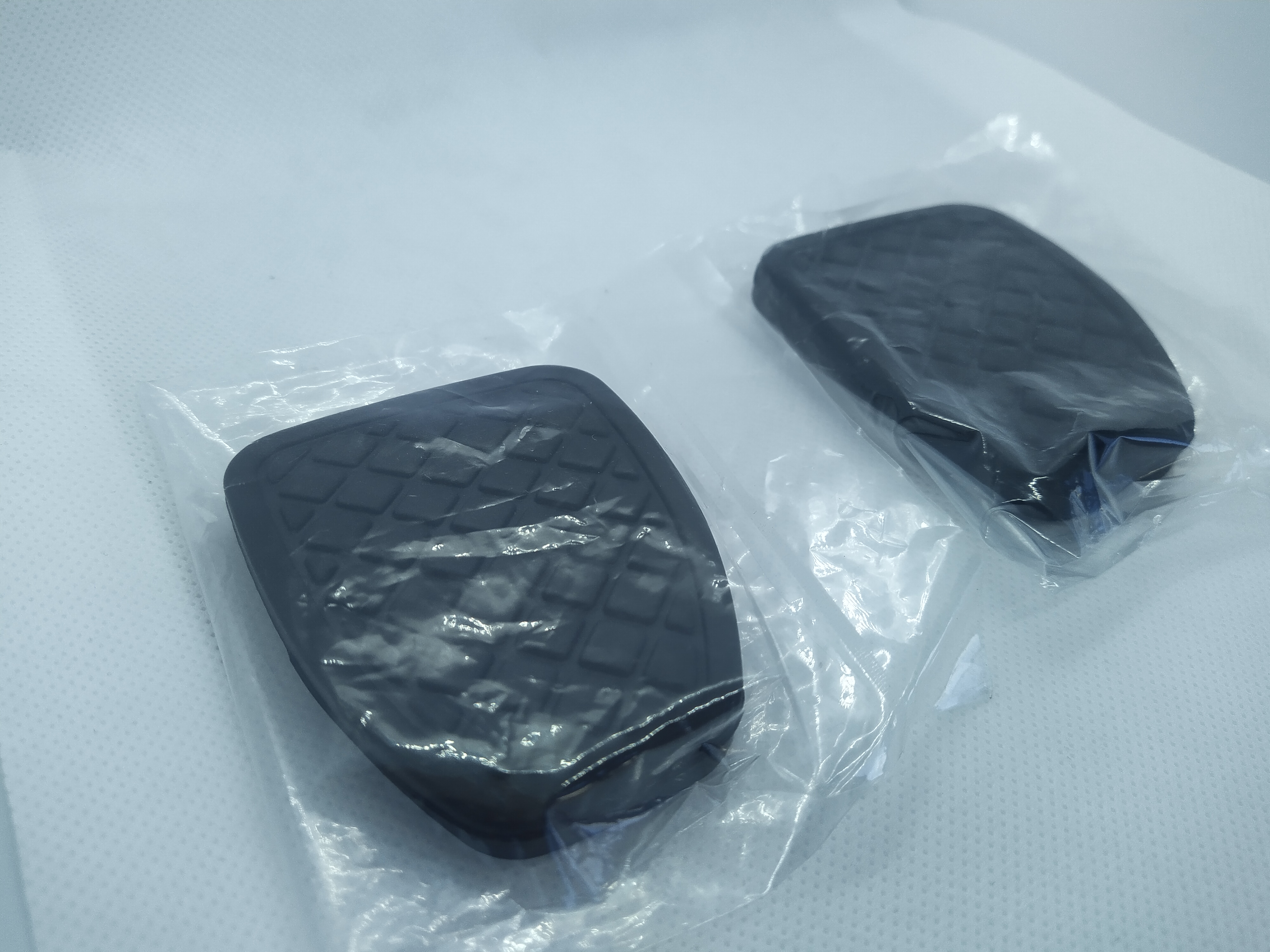 Set Pedalgummi Bremspedal Kupplung Impreza, Legacy, Forester - 36015GA111