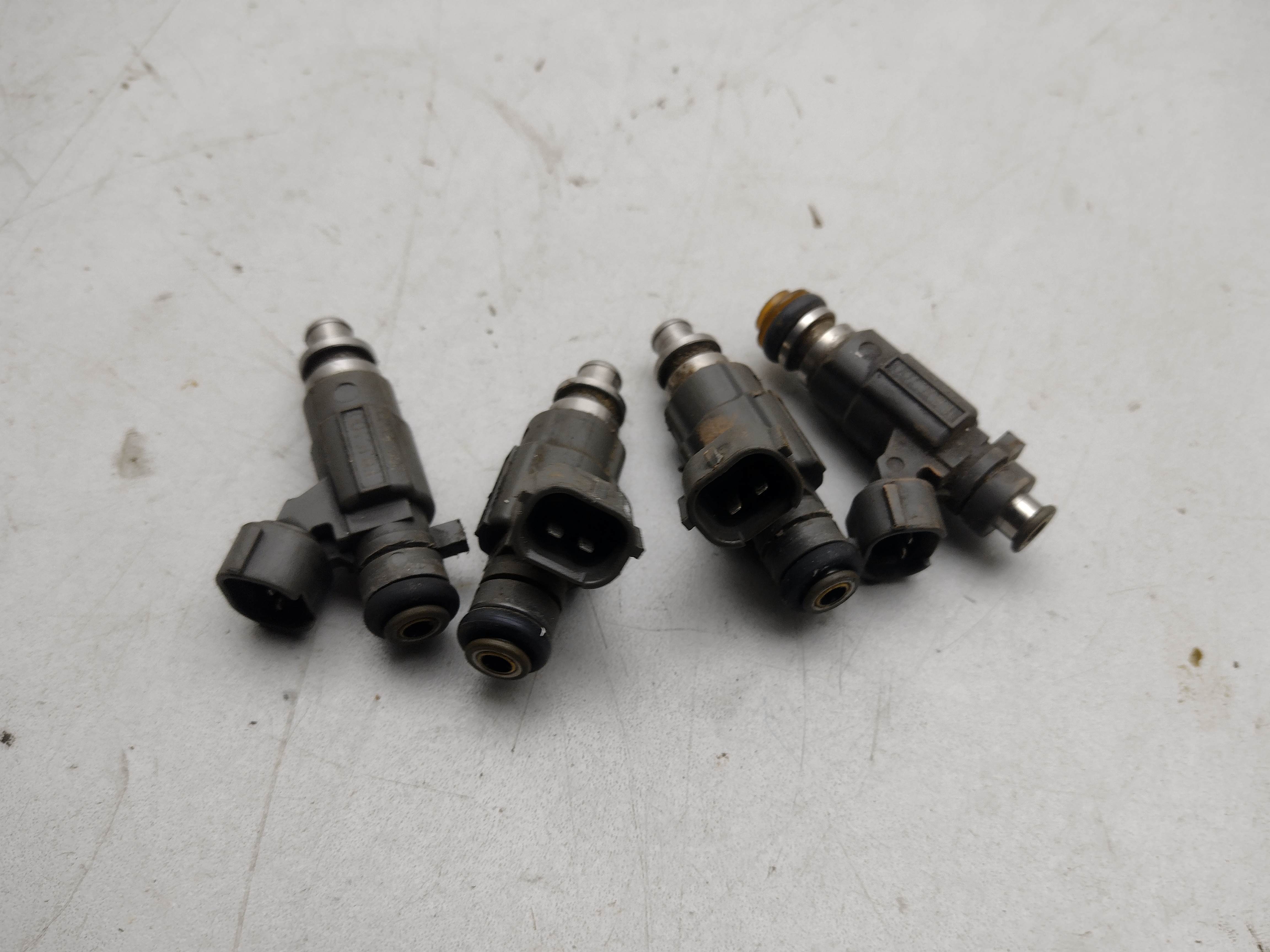 Satz Einspritzdüsen für Subaru Legacy 3 BE BH 2.0l