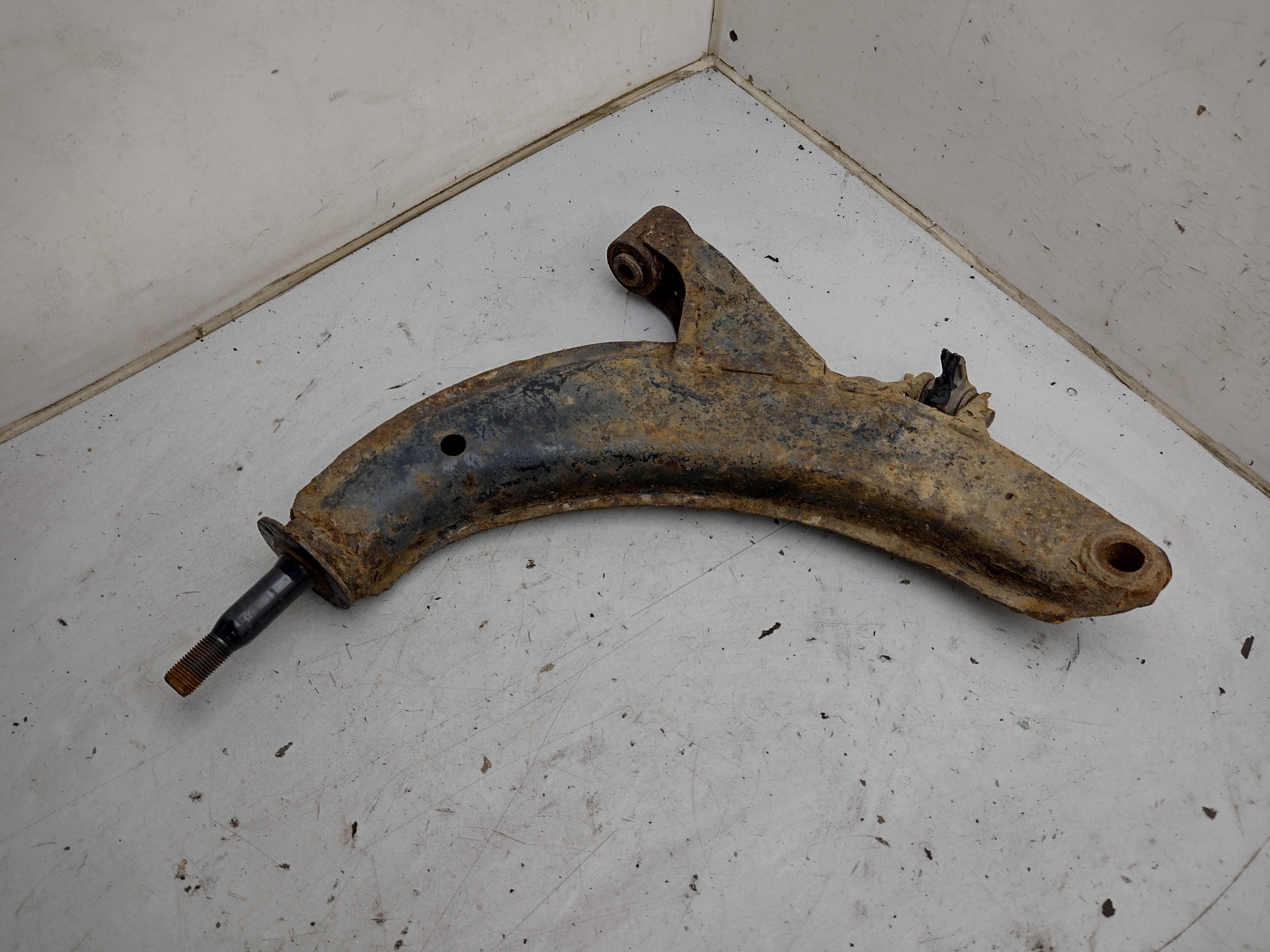 Querlenker vorne rechts für Subaru Legacy 1 BC BJF 89-94
