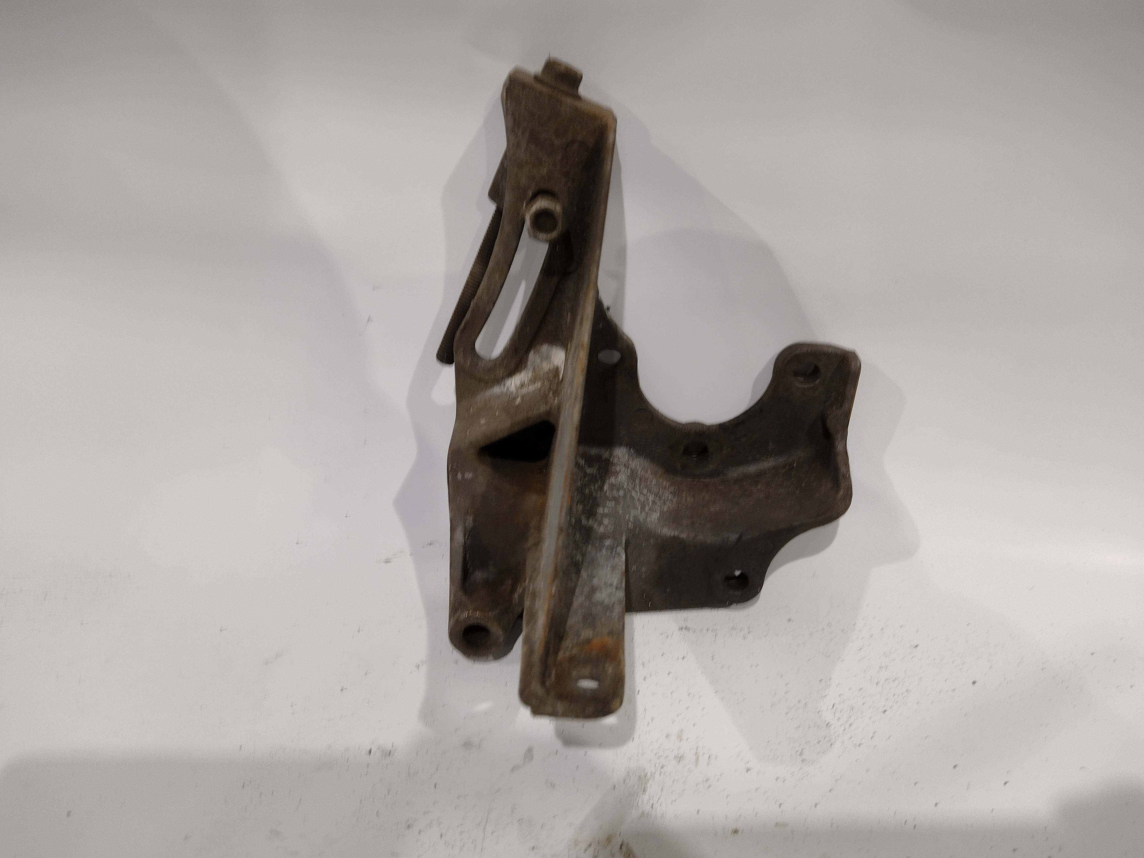 Halter Servopumpe Riemenspanner für Subaru Legacy BD BG 2.0l EJ20 85 KW 116 PS