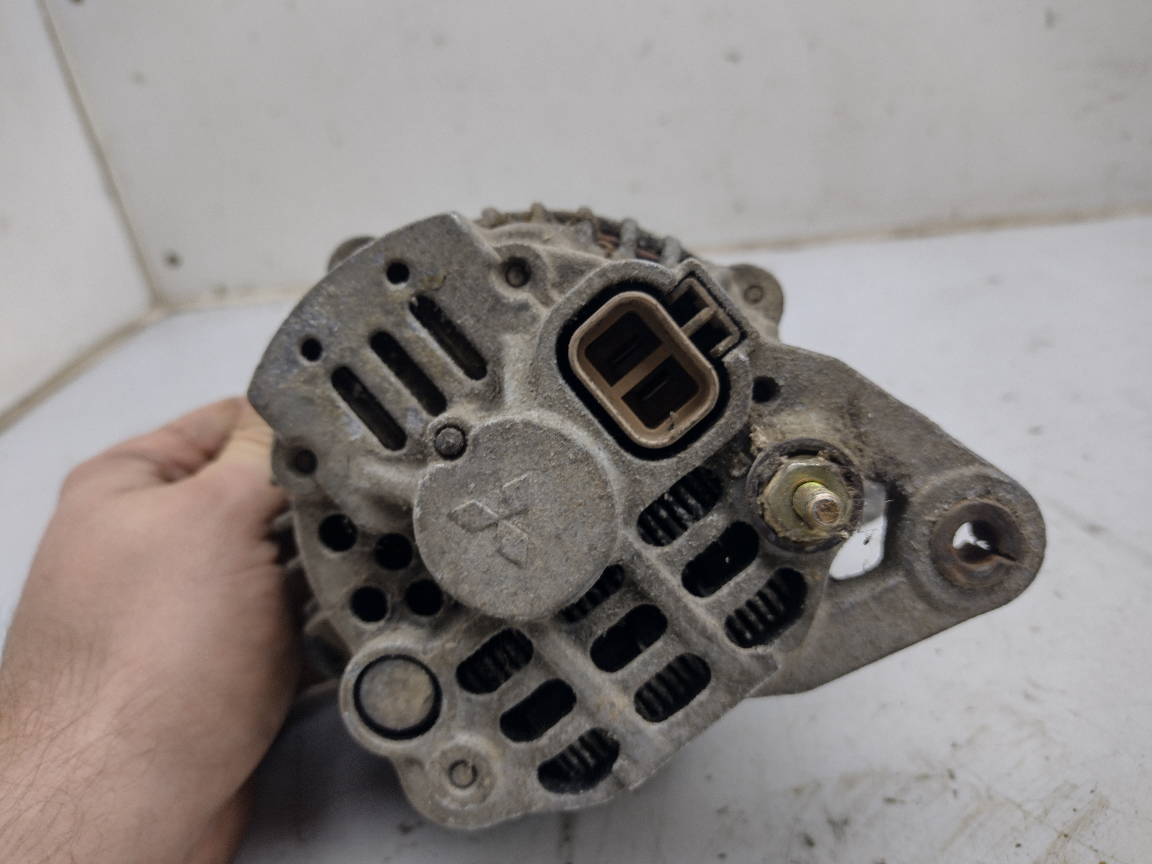 Lichtmaschine Generator 23700KA360 für SUBARU Justy I KAD