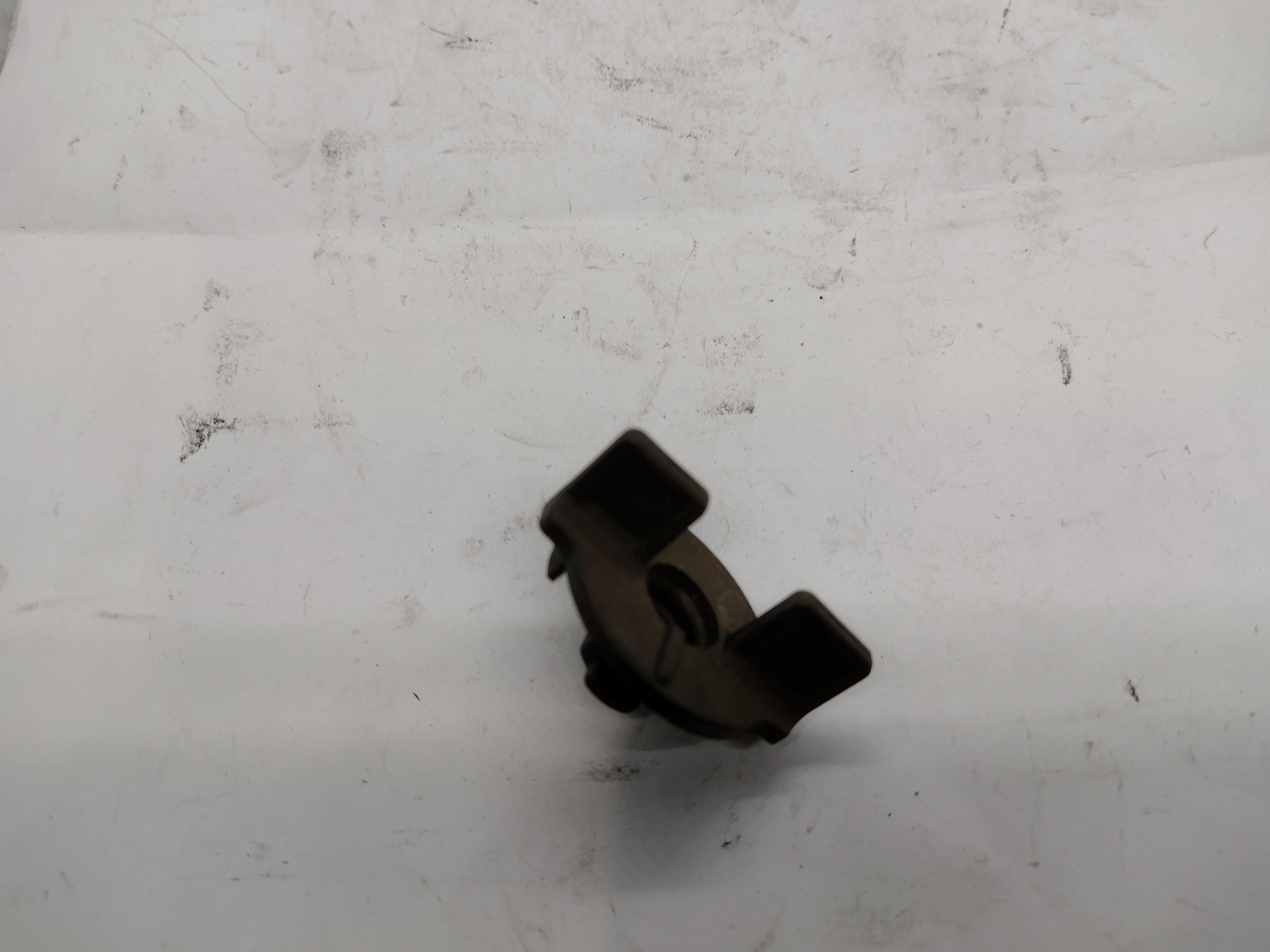 Peugeot 306  / Citroen ZX Schraube, Kühlerverschluss 130691 NEU NOS NEW 