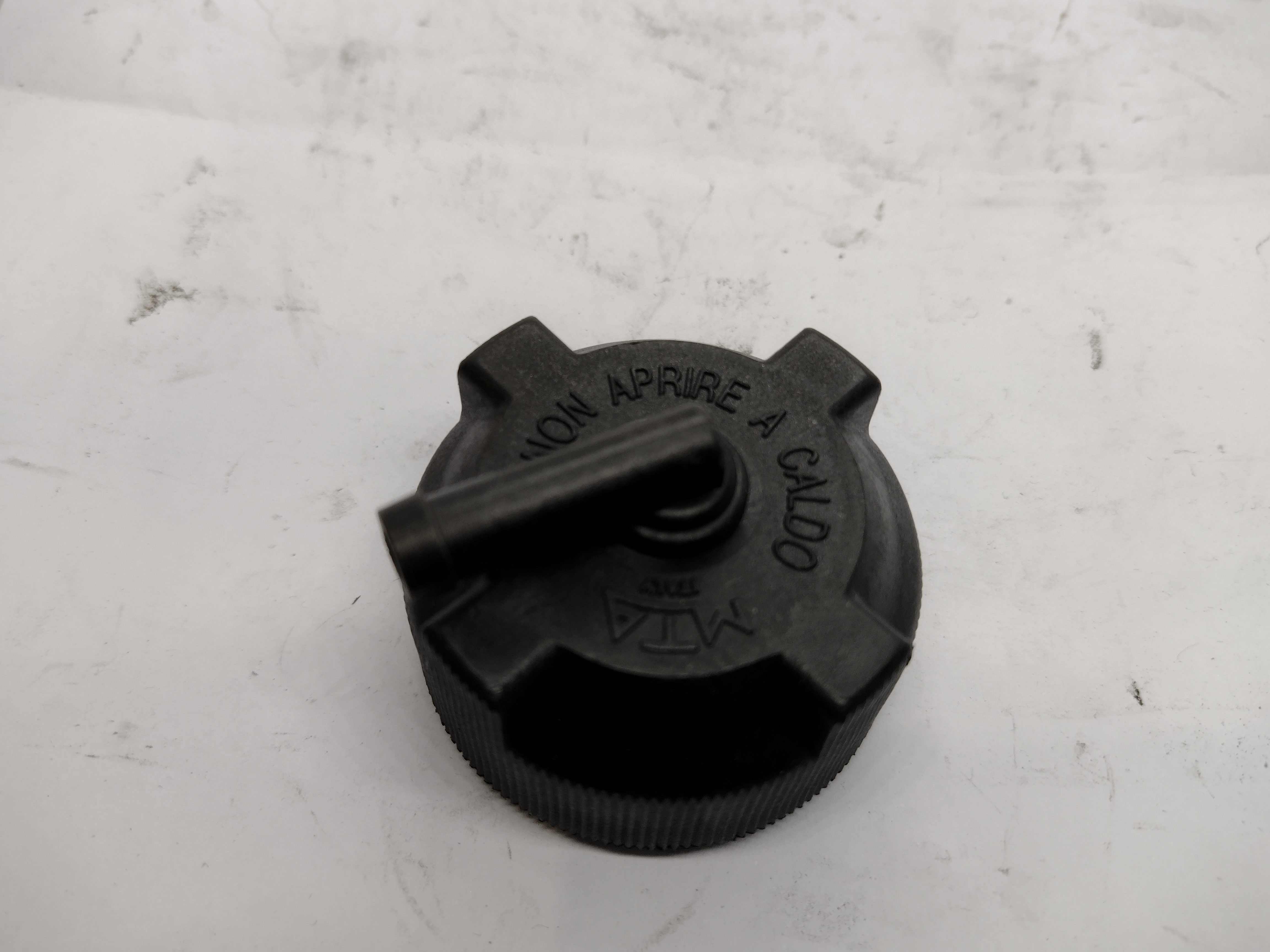 Peugeot / Citroen Kühlerdeckel Schraubverschluss 1306E1 NEU NOS NEW