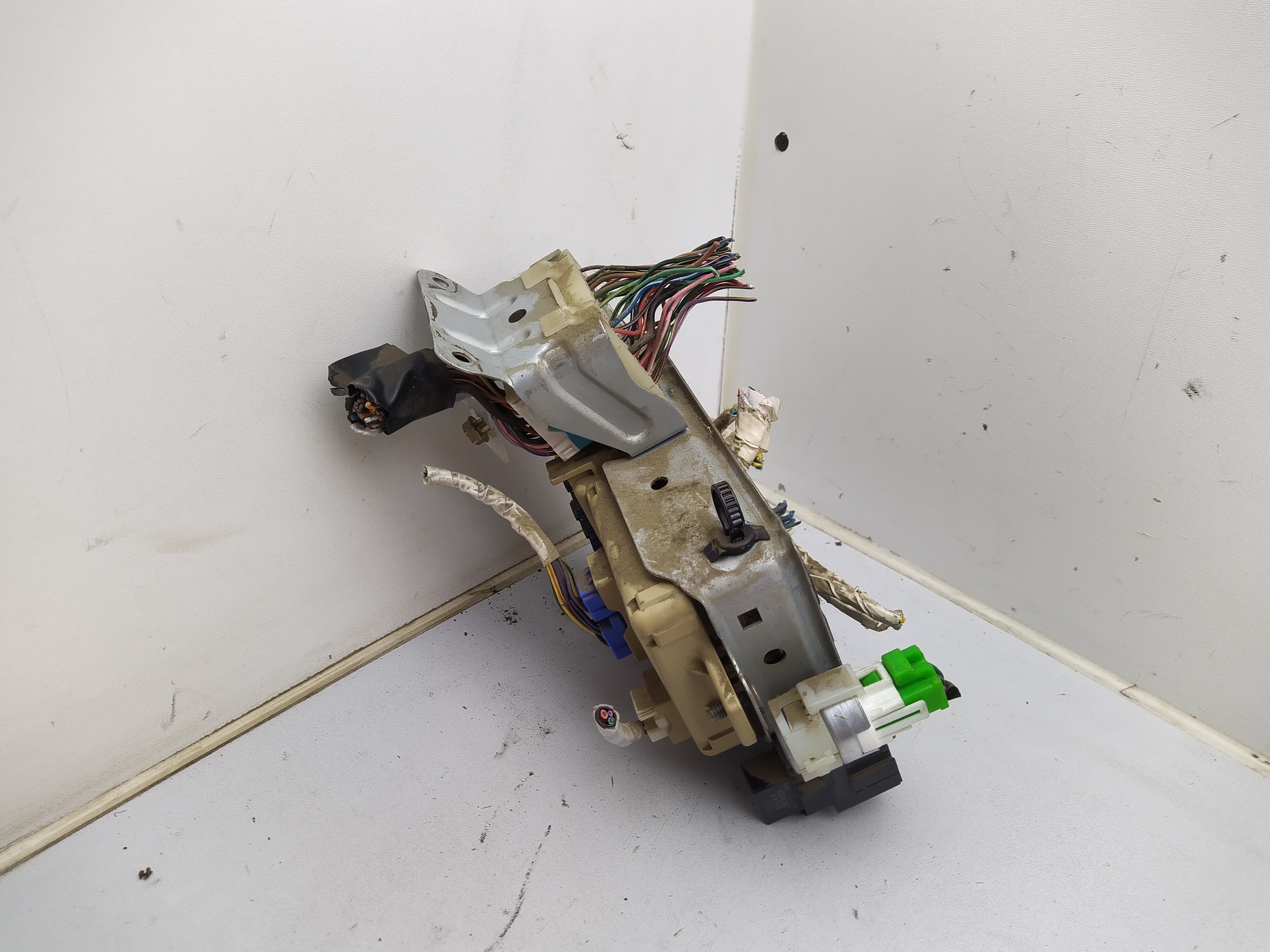 Sicherungskasten Innenraum von Subaru Legacy 3 BE BH  Outback BE BH  99082166