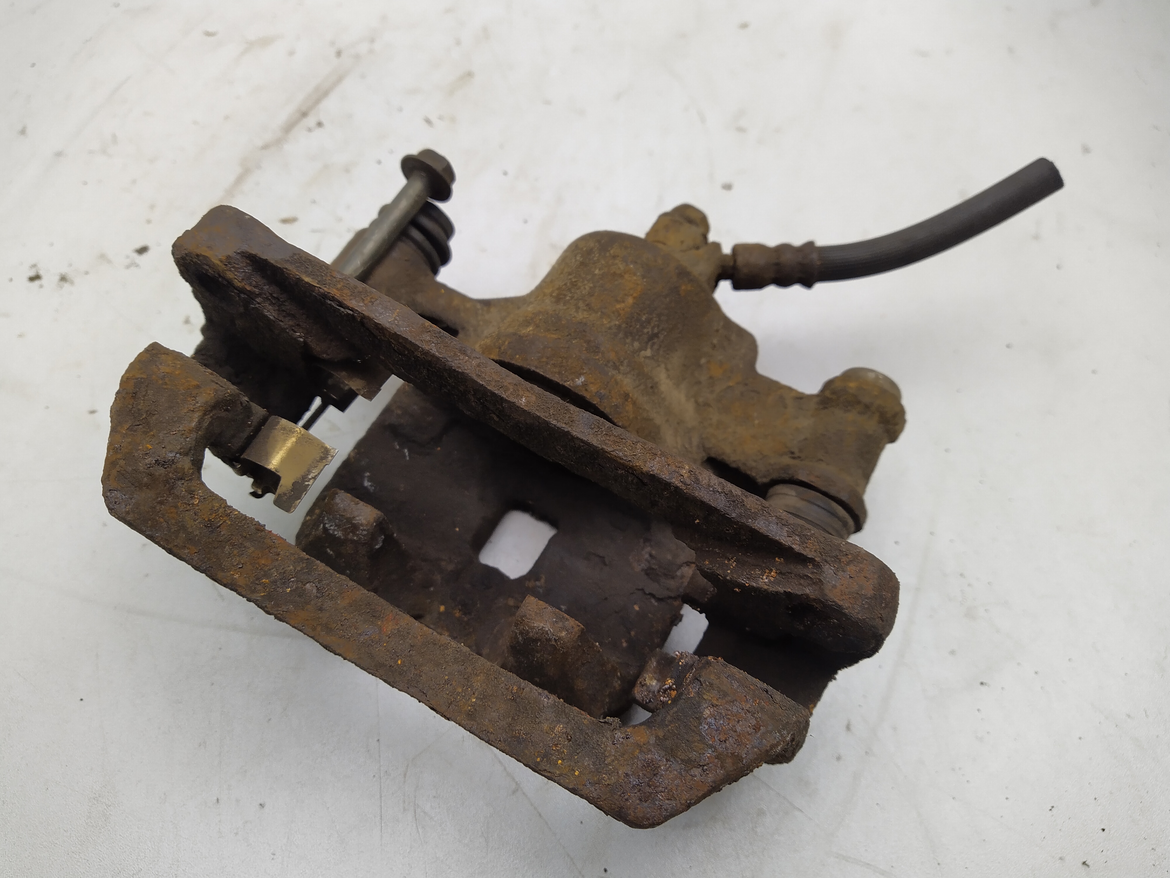 Bremssattel mit Halter hinten links SUBARU IMPREZA GC GF Legacy BD BG Forester SF