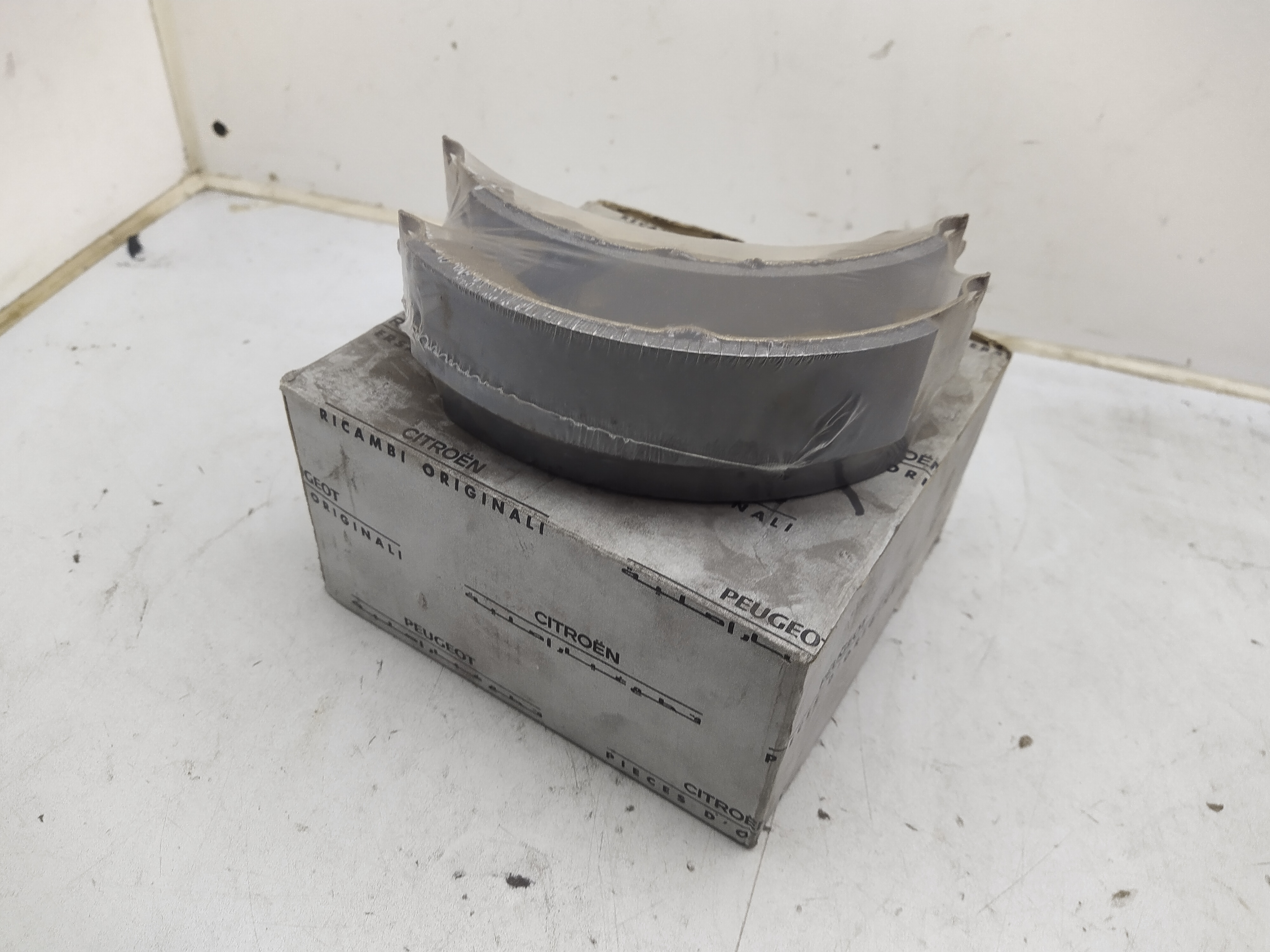 Citroen / Peugeot Bremsbackensatz 4241E5 NEU NOS NEW