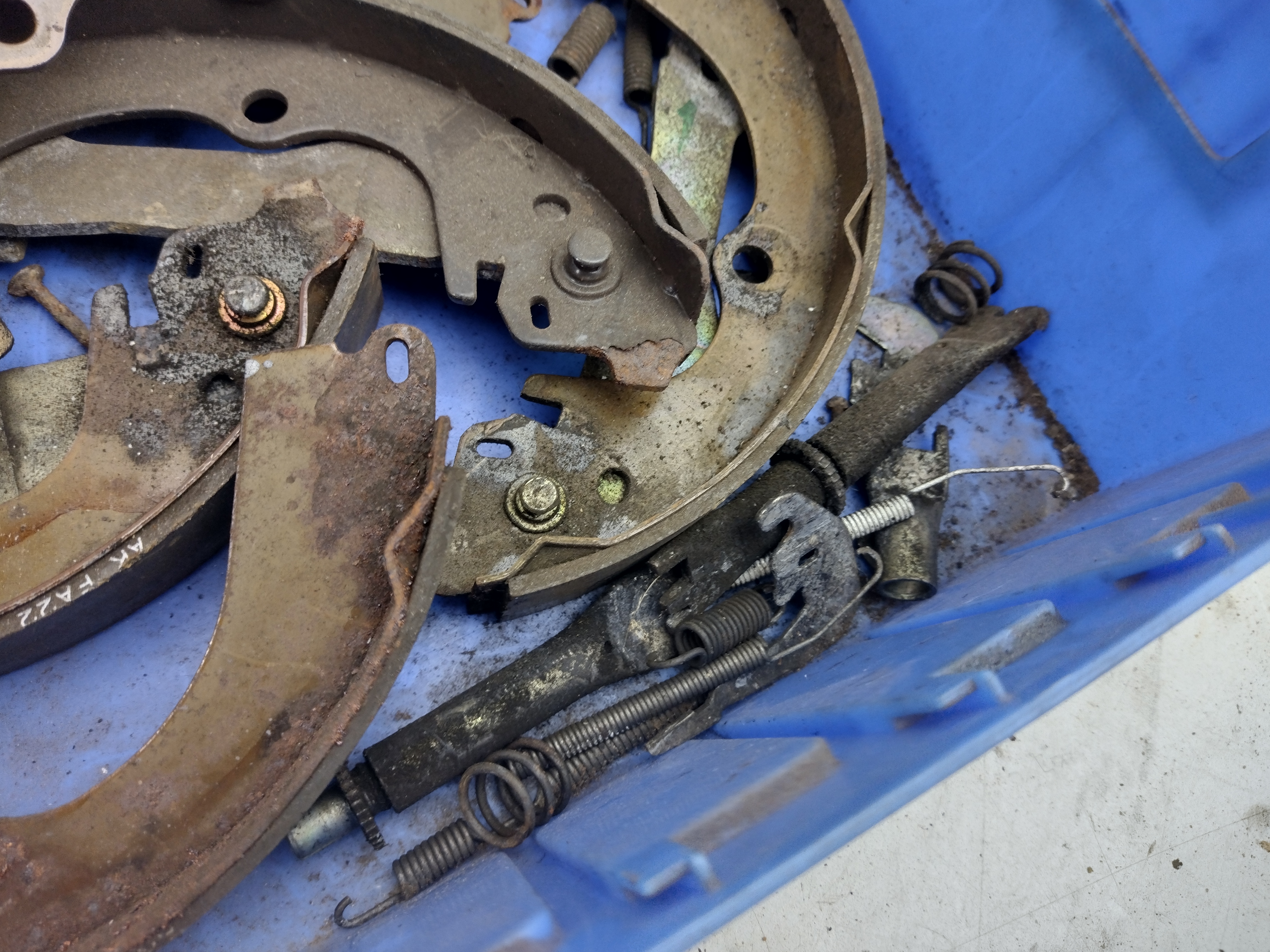 Einzelteile Trommelbremse für Subaru Impreza GC GF 93-00