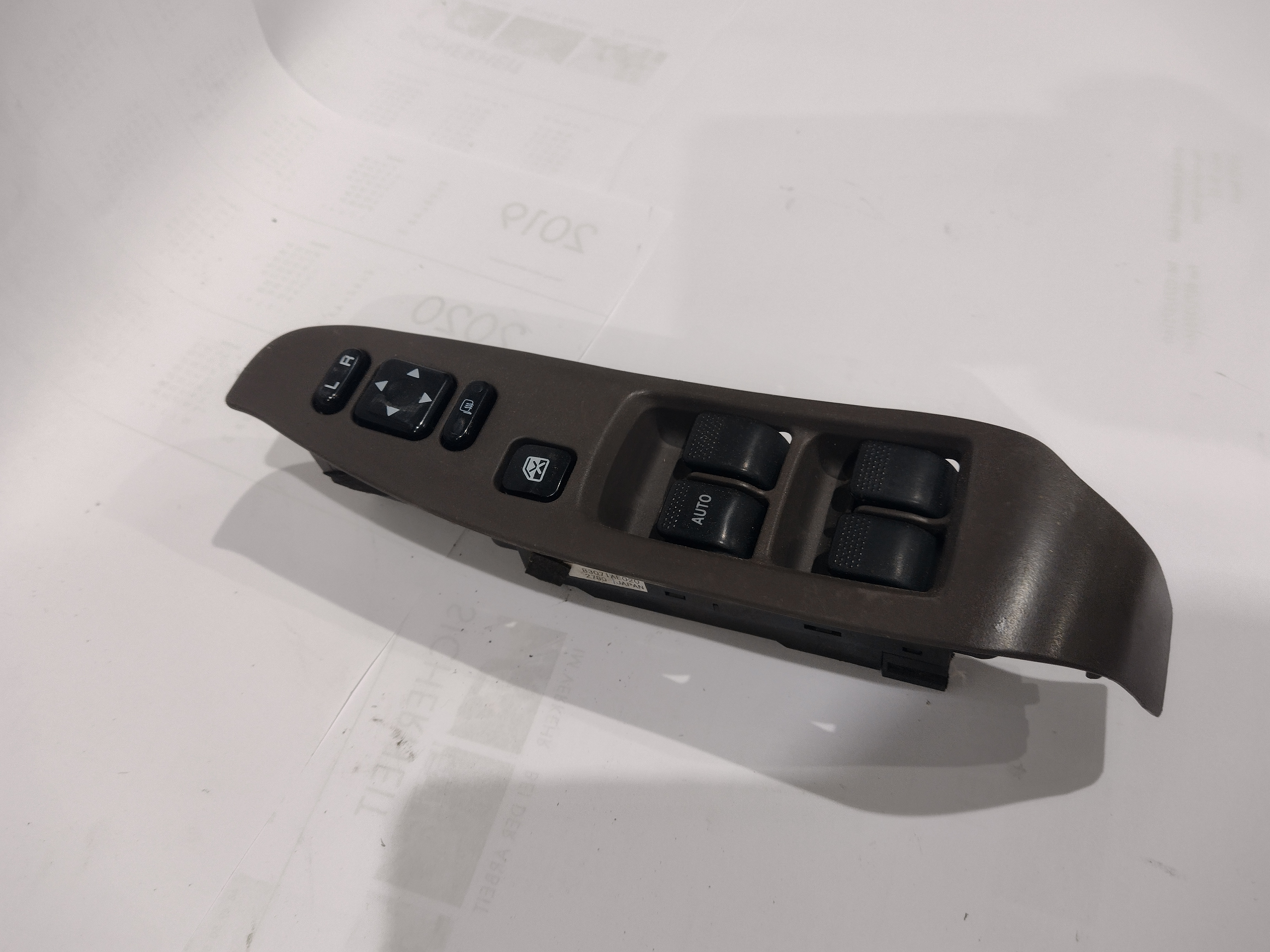 Schalter Fensterheber VL Fahrer für Subaru Outback H6 Legacy BE BH 83071AE020