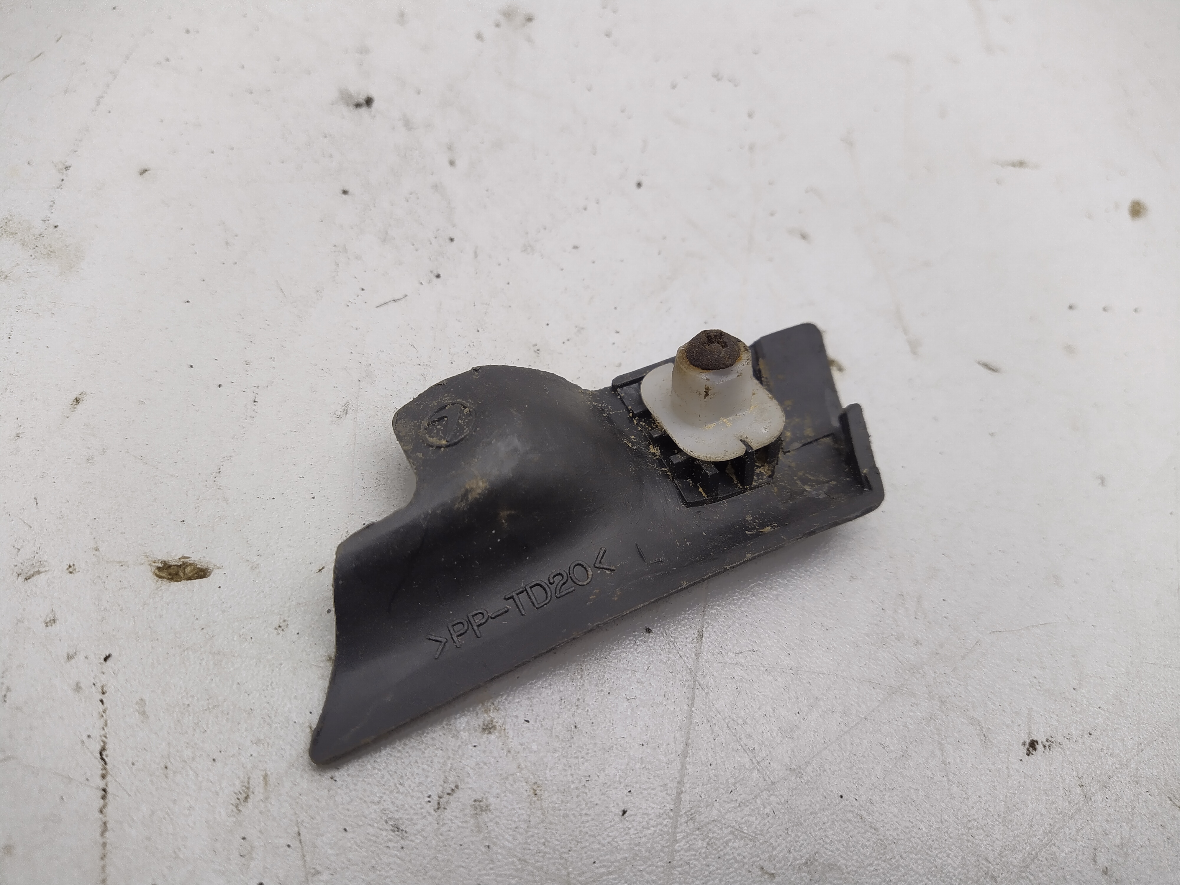 Haubenscharnierabdeckung links Subaru Impreza GC GF GT WRX STI