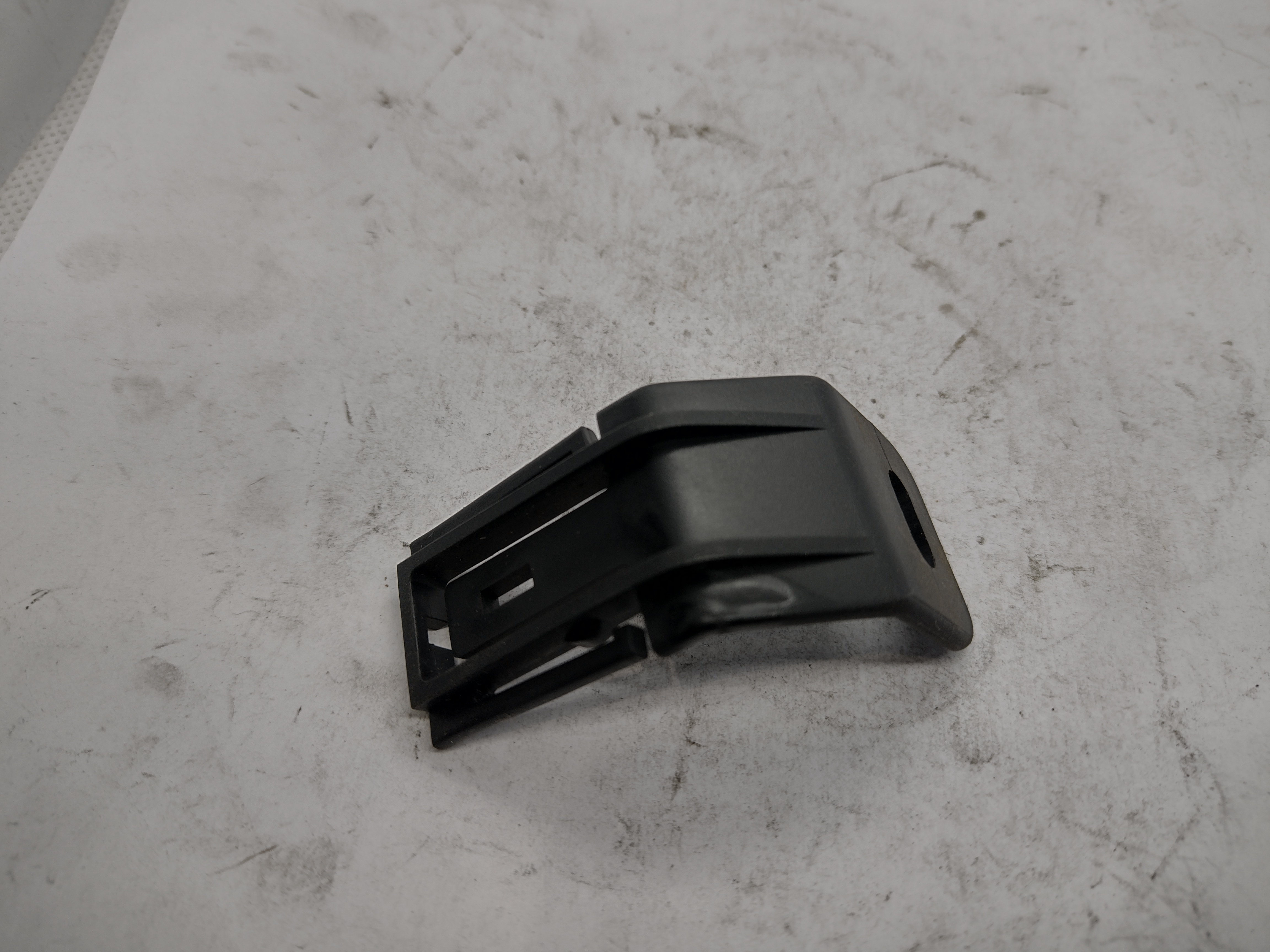 Peugeot / Citroen Halter 156886 NEU NOS NEW