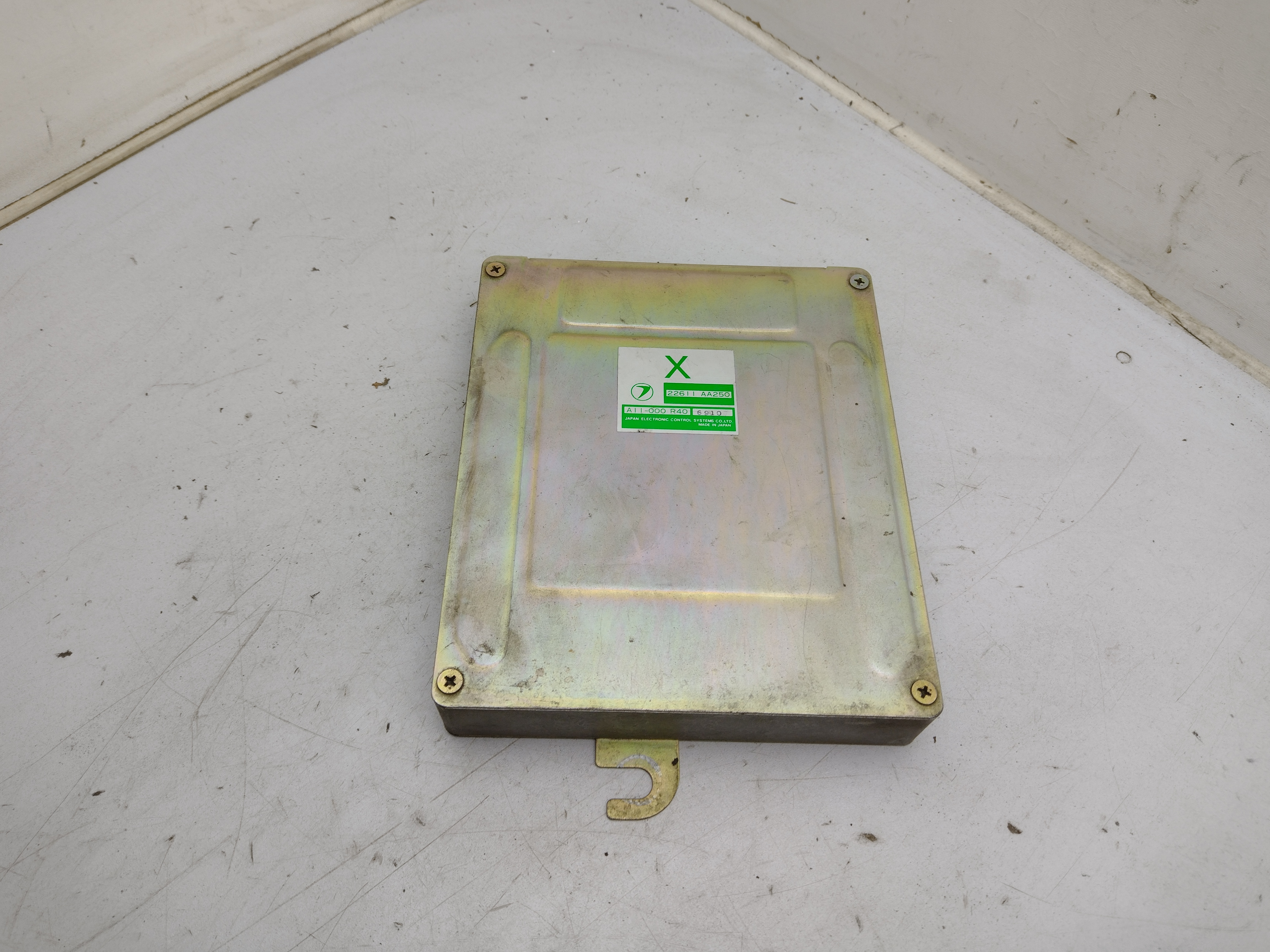 Motorsteuergerät ECU 22611AA250 für Subaru Leone