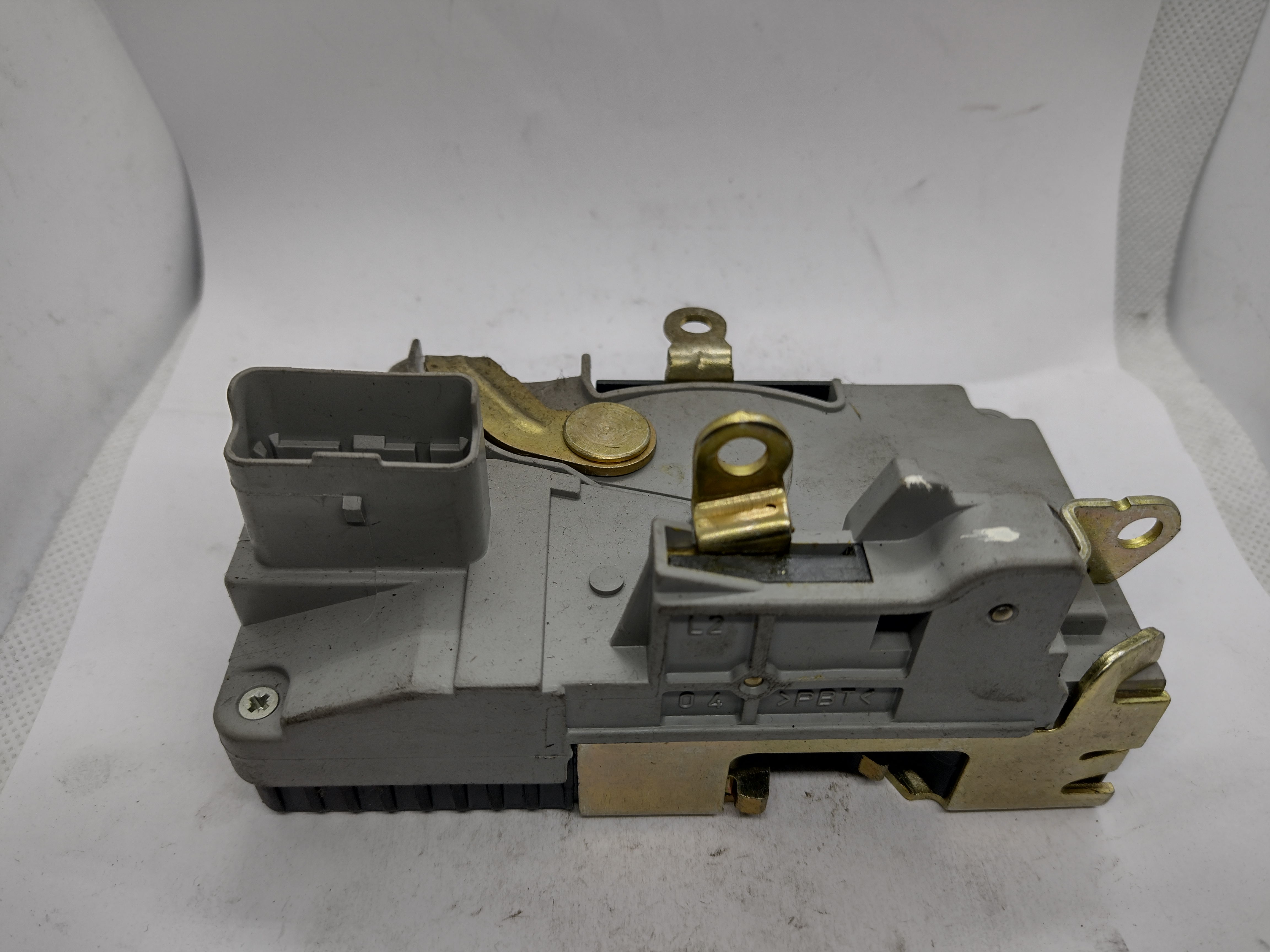 Peugeot  / CITROËN Türschloss vorne links 9135H8 NEU NOS NEW