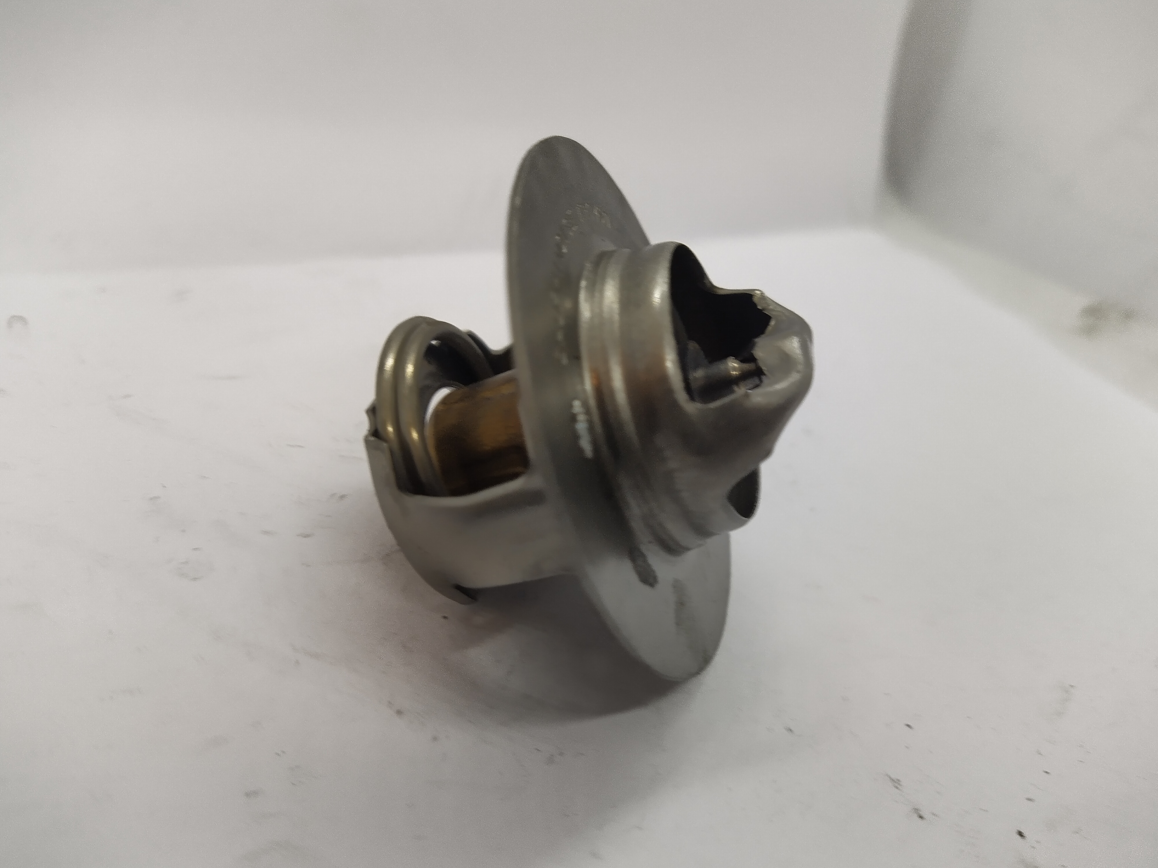 Original Peugeot THERMOSTAT 133883 133837 NEU NOS 