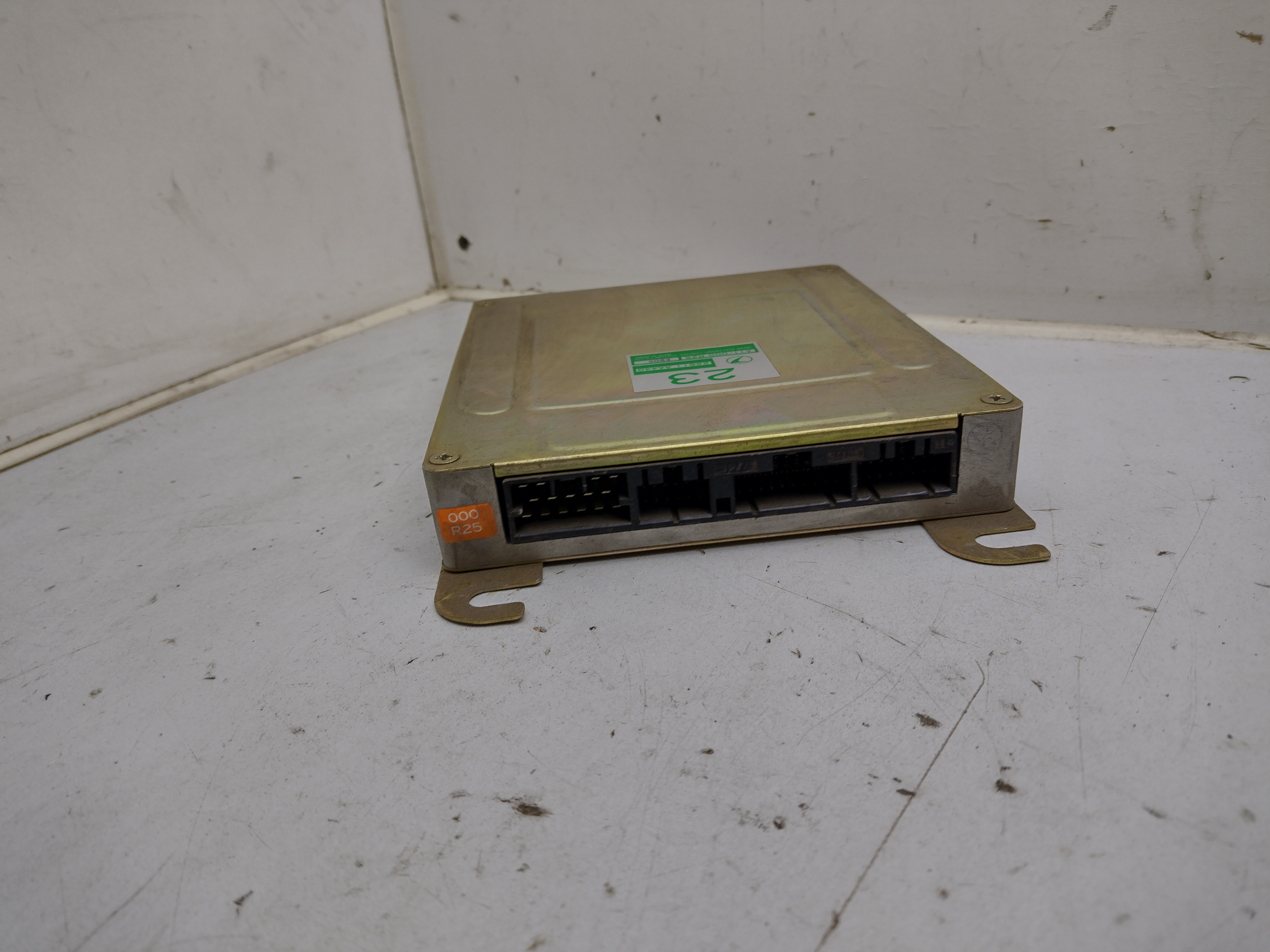 Motorsteuergerät ECU 23 22611A440 für Subaru Leone 2 II