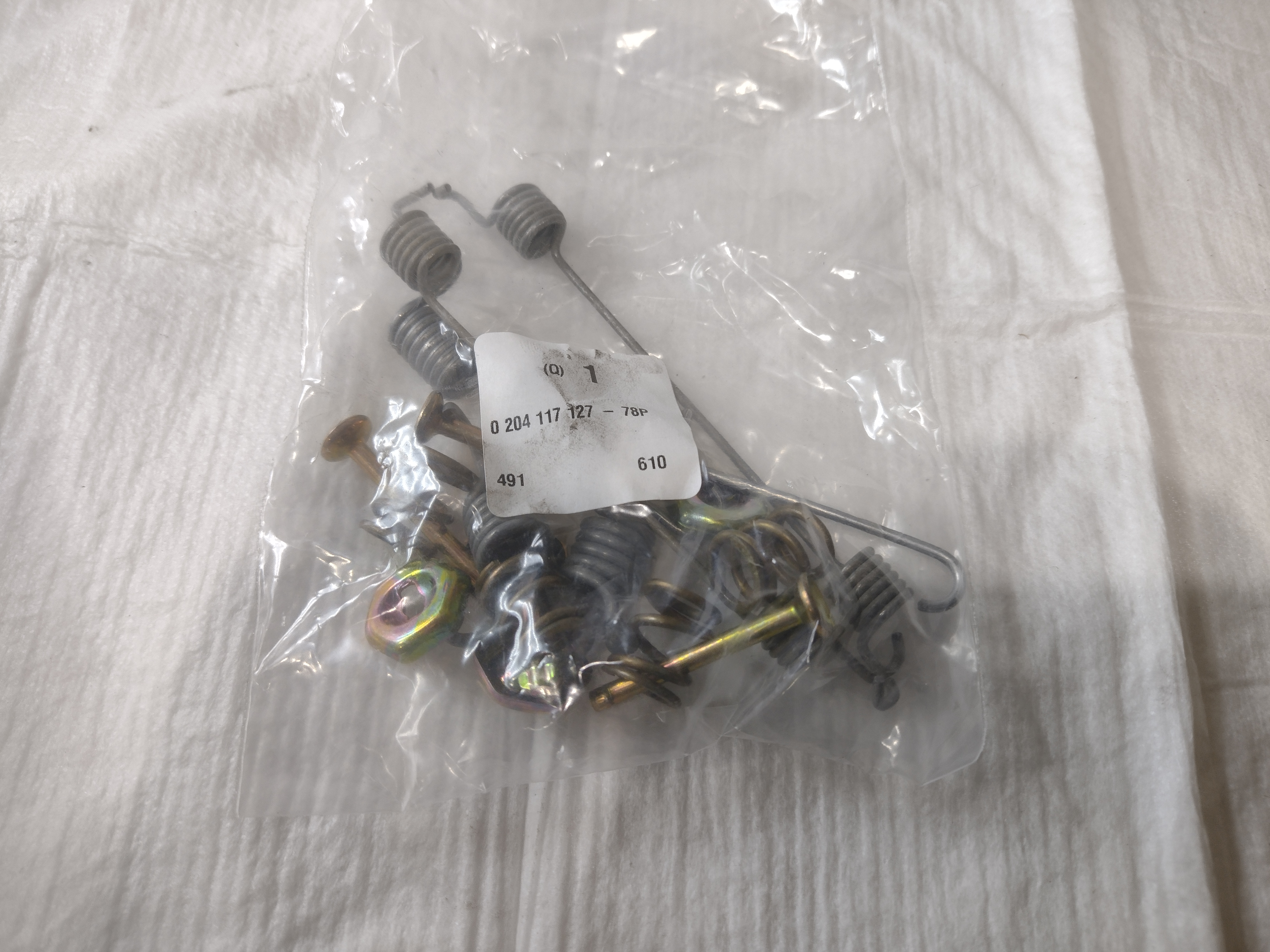 Peugeot 106 / Citroen SAXO Satz Bremsfedern Hinterachse 430840 NEU NOS NEW