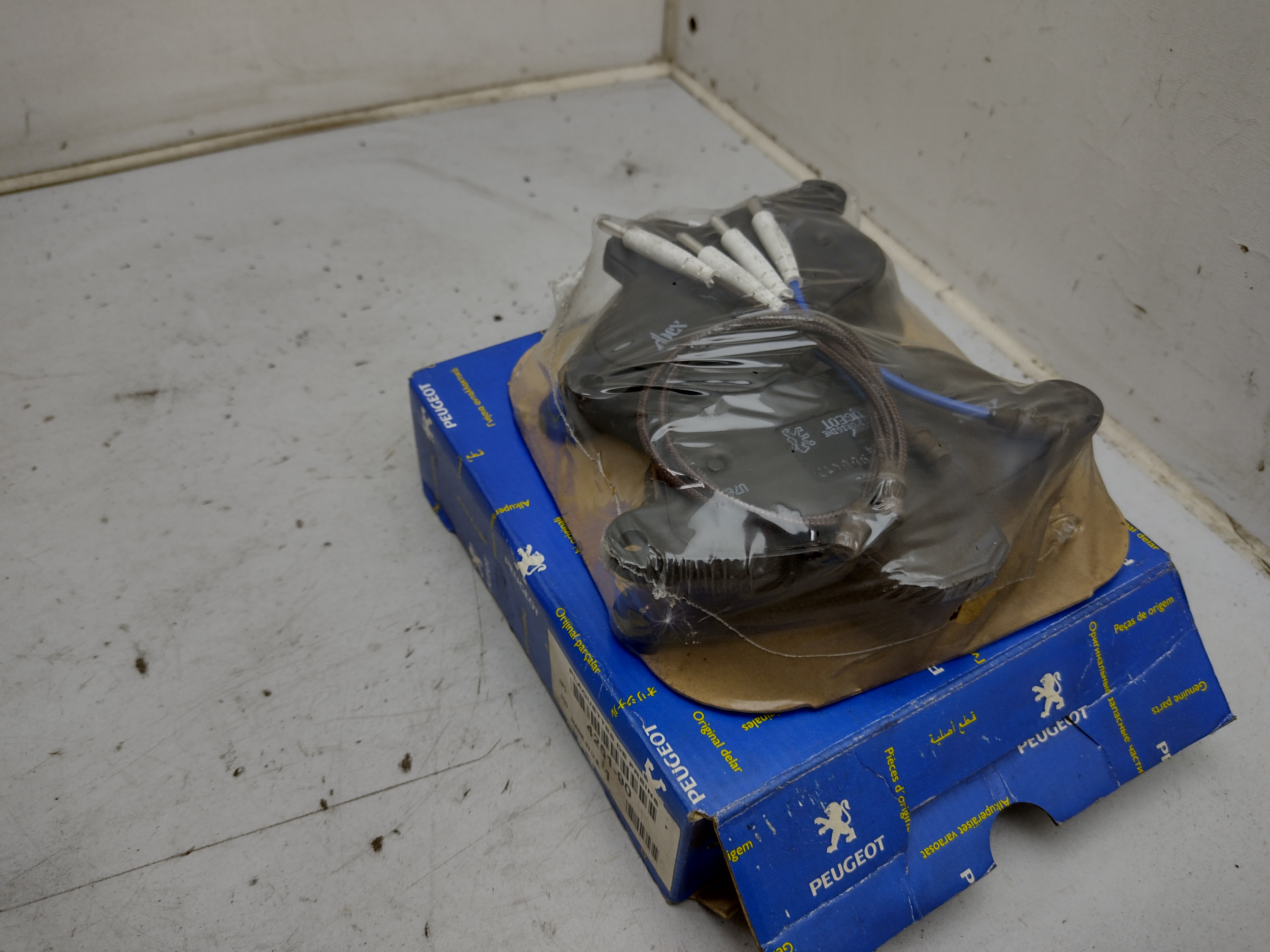 Peugeot 605 Bremsbelagsatz, Scheibenbremse vorne 425190 NOS NEW OEM
