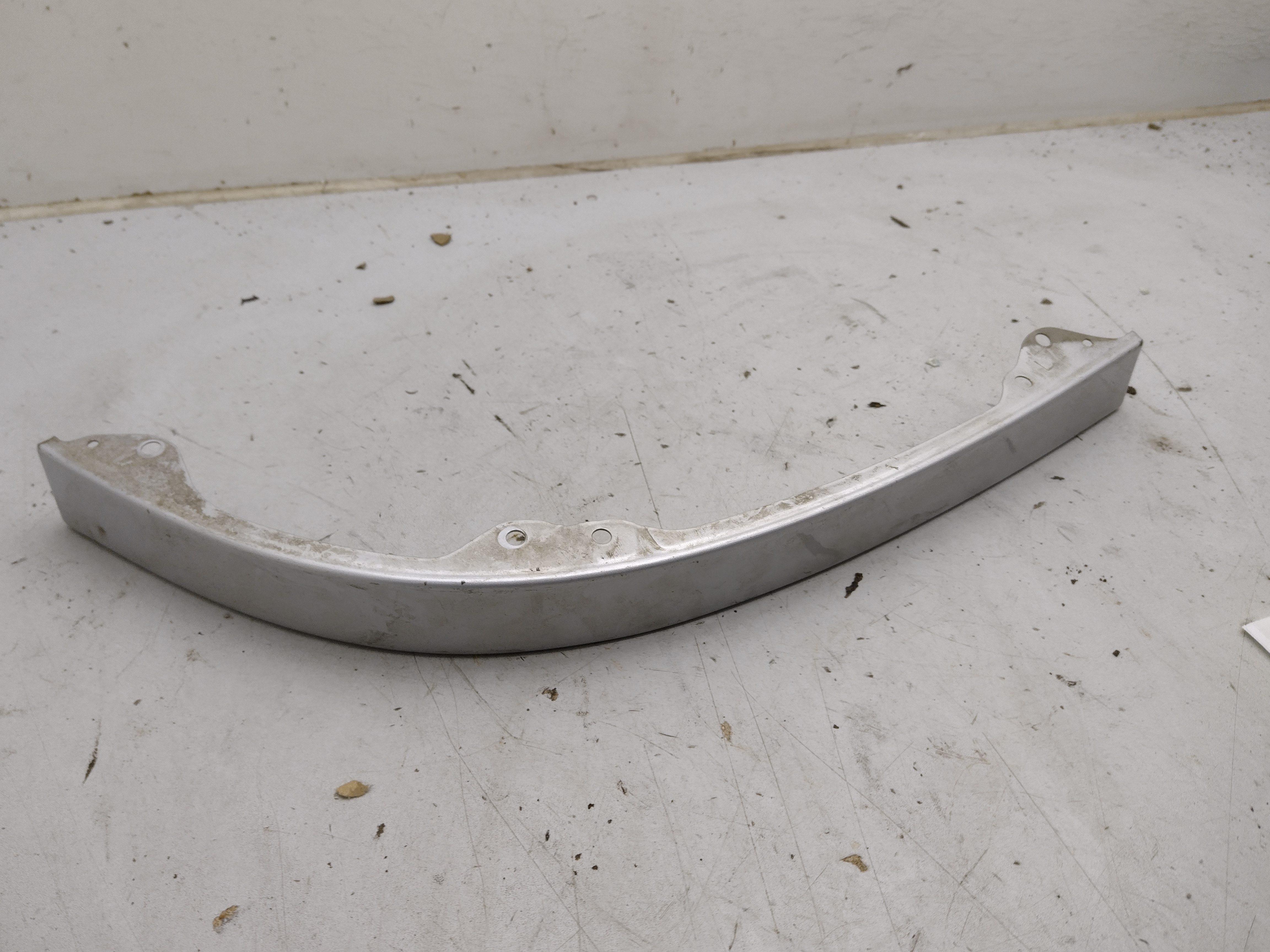 Zierleiste hinten links silber unter Rückleuchte für Subaru Impreza 1 GC GF 93-00