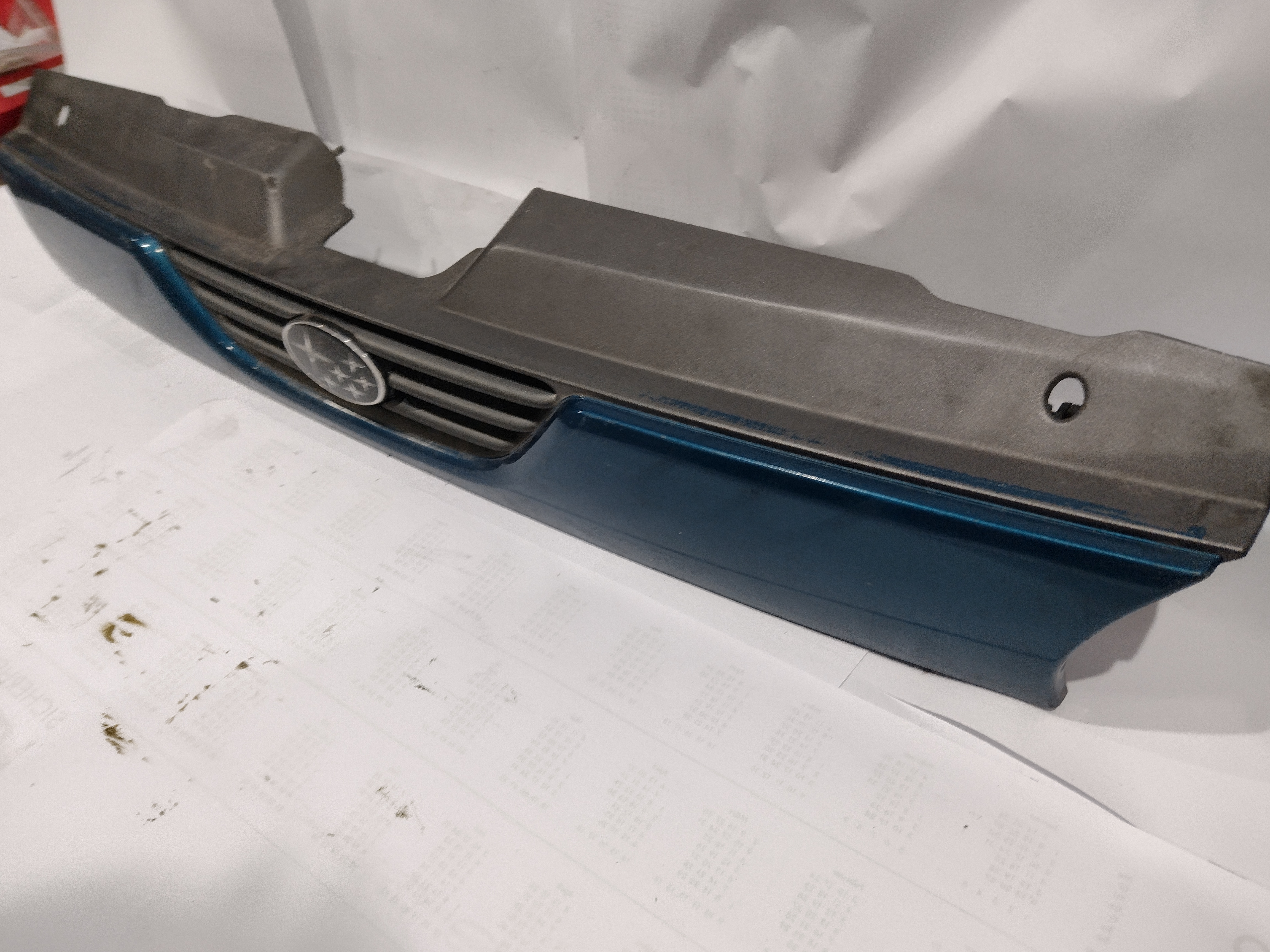 Kühlergrill blau mit Emblem für Subaru Impreza GC GF 93-97