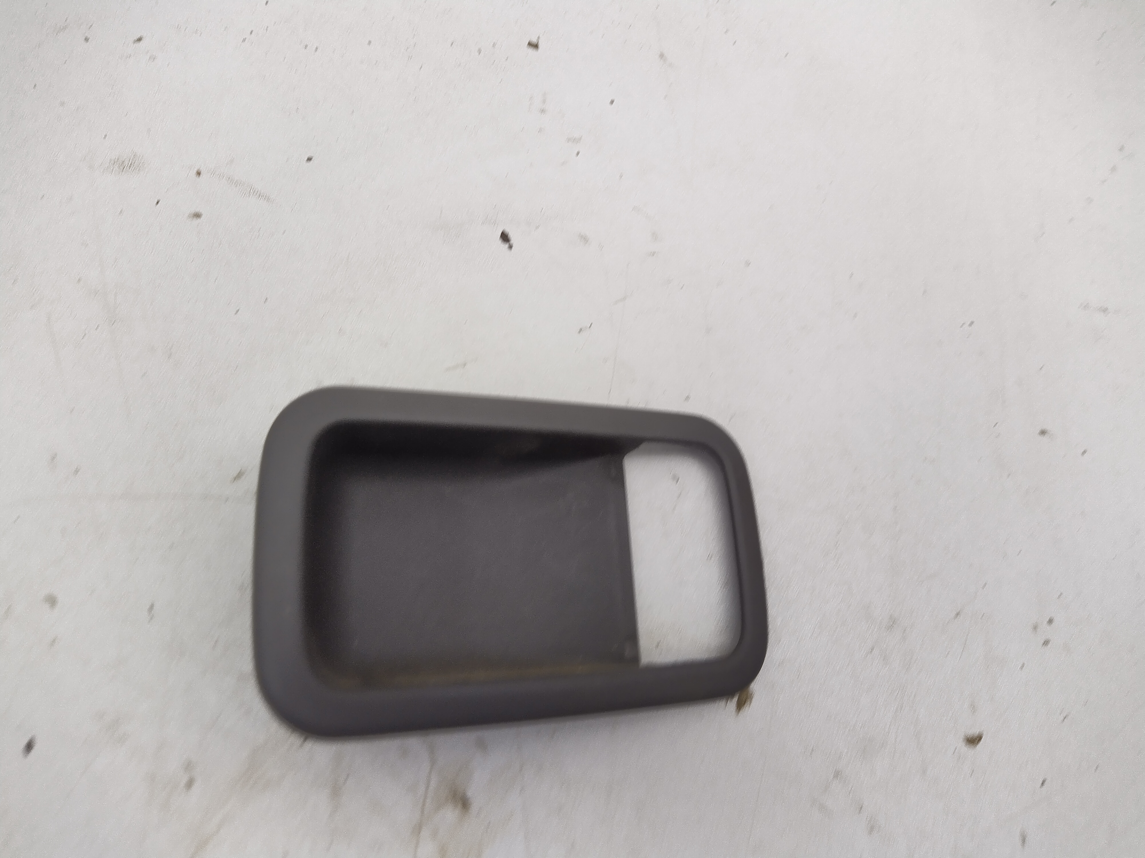Schale hinter Innenraum Türgriff vorne Rechts von Subaru Impreza GC GF