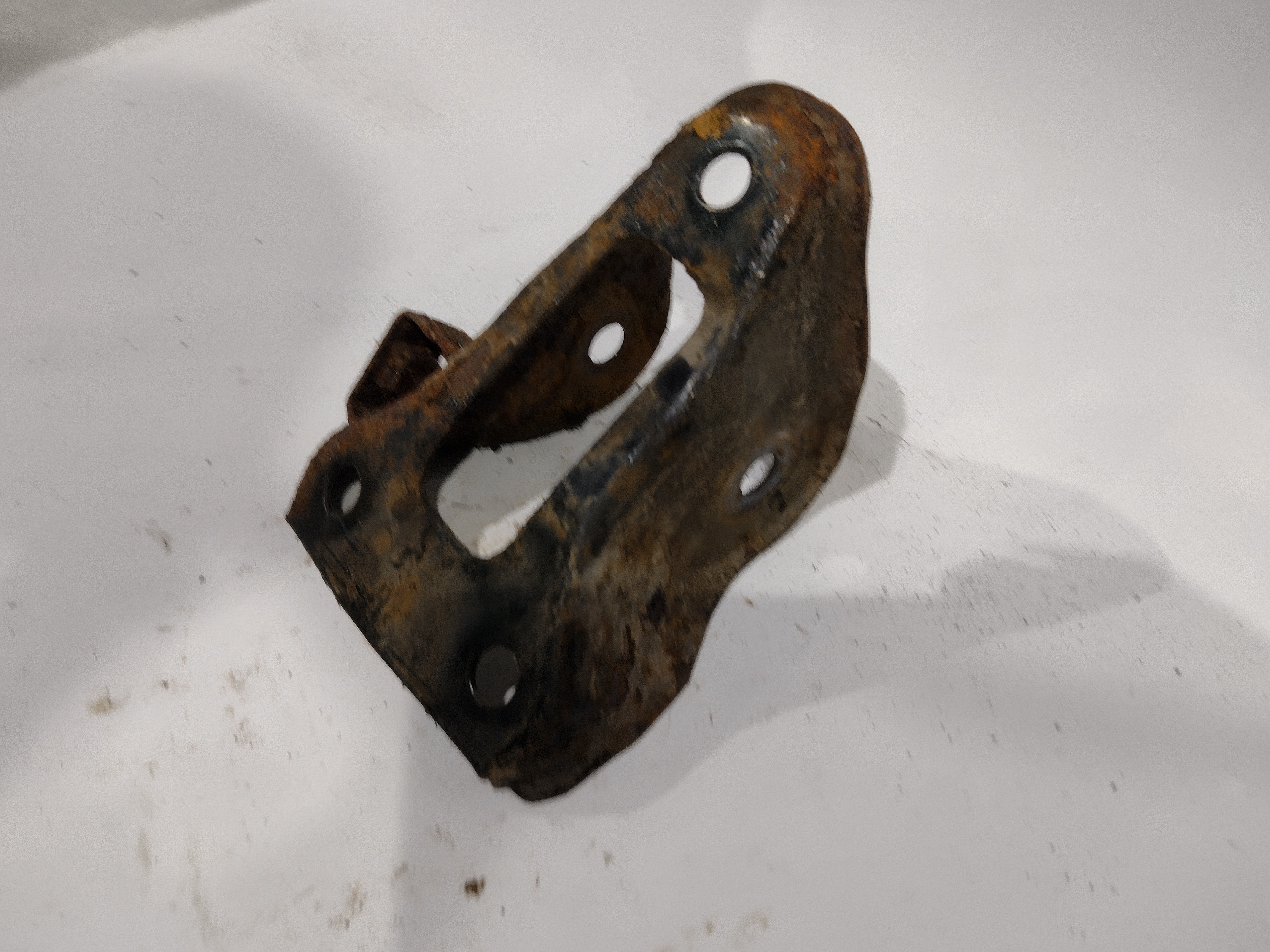 Aufnahme Längslenker hinten rechts für Subaru Impreza / Forester / Legacy 