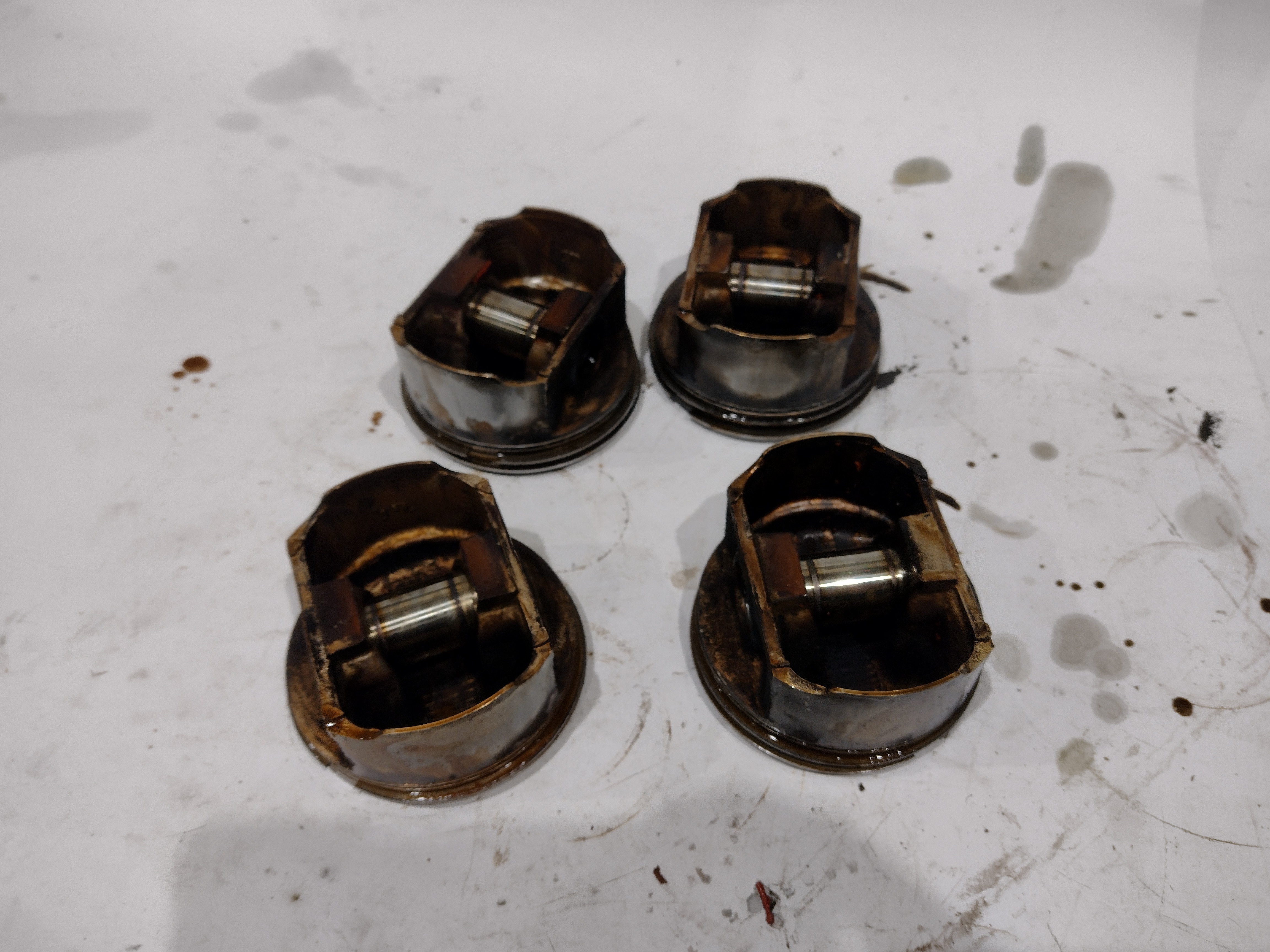 Satz Kolben für Subaru Impreza GC GF 2.0 EJ20E 116PS