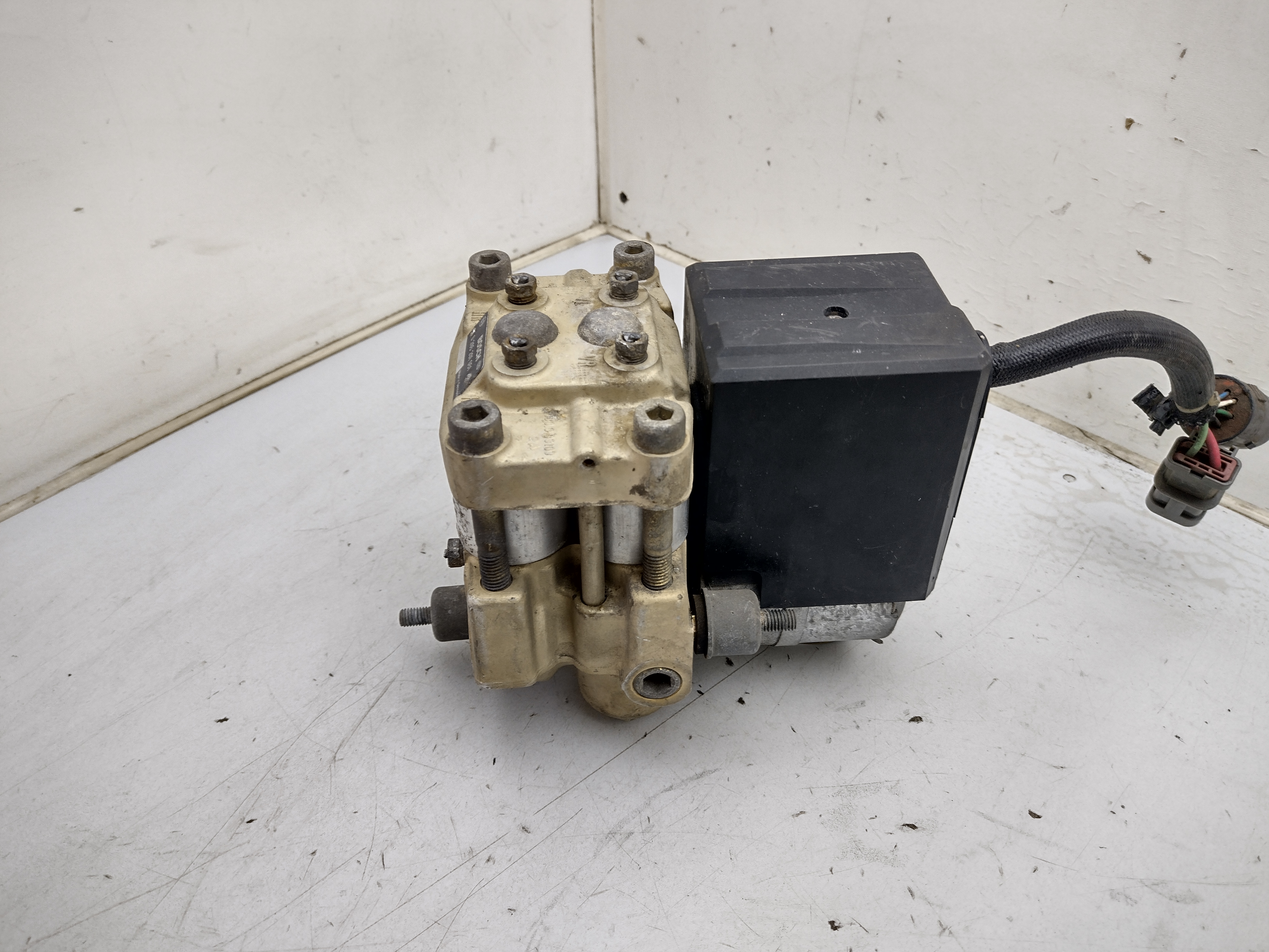 ABS Block Steuerung für Subaru Legacy 1 BC BJF 2.2l 0265201051