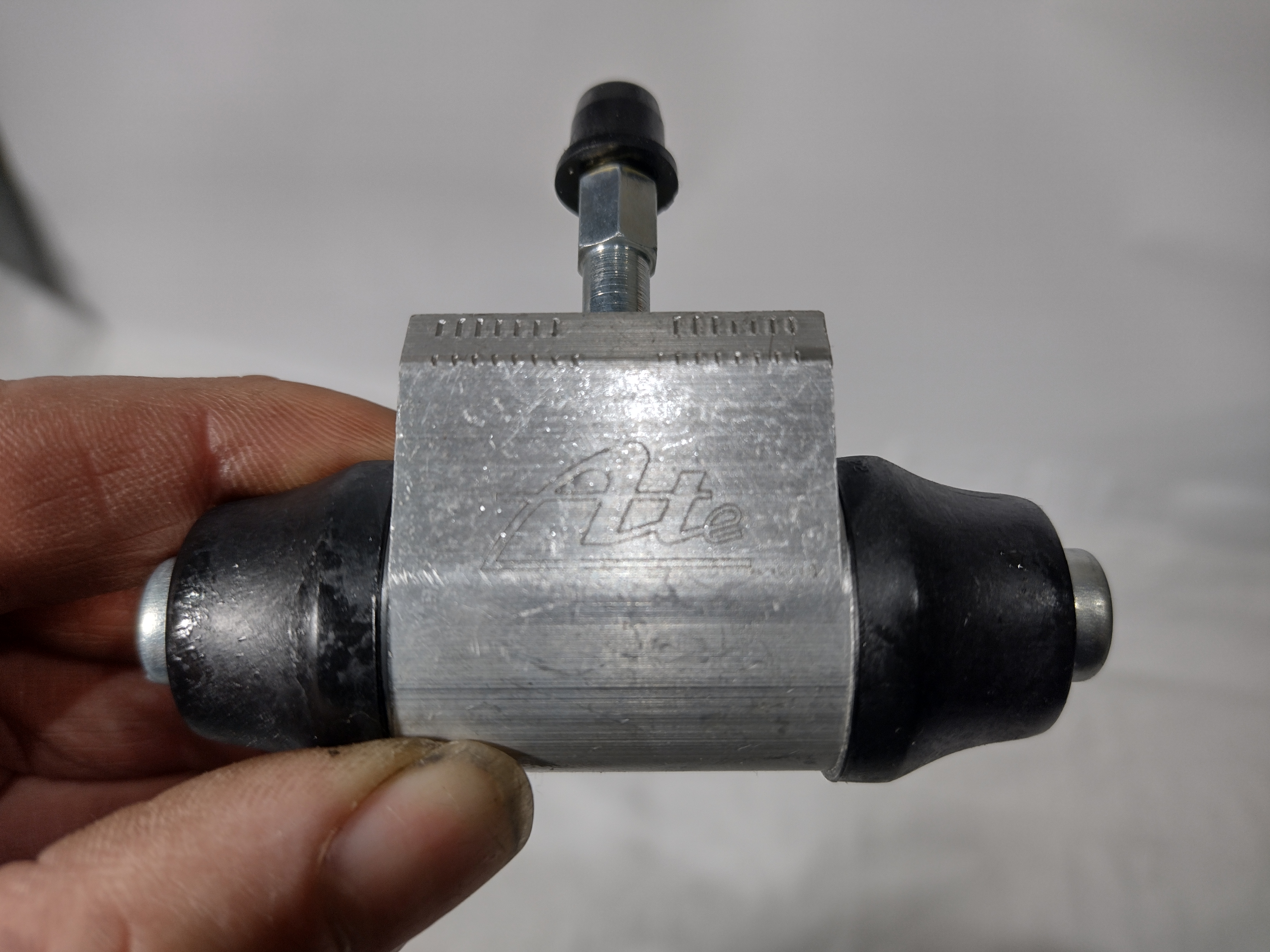 ATE 24.3217-0908.3 Radbremszylinder für VW UP!