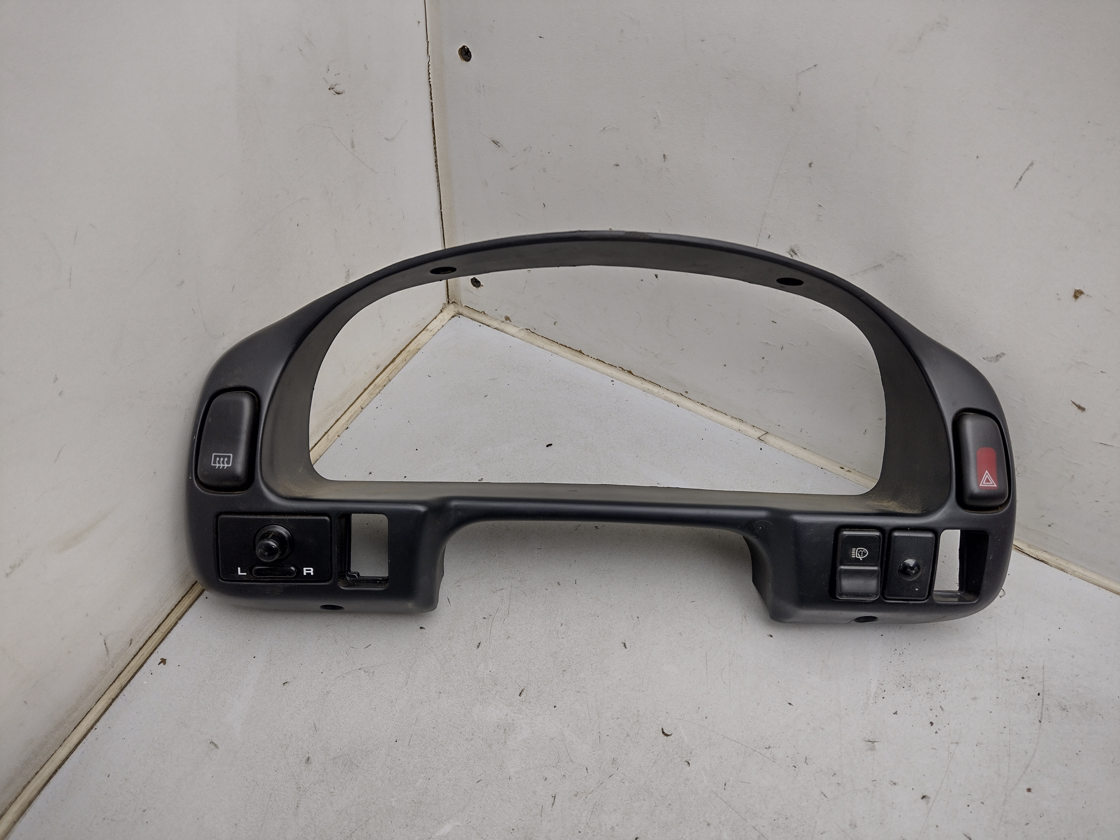 Tachoblende mit Schalter für Subaru Impreza GC GF , Warnblinker, Scheinwerferreinigung, Spiegelverstellung, Heckscheibenheizung
